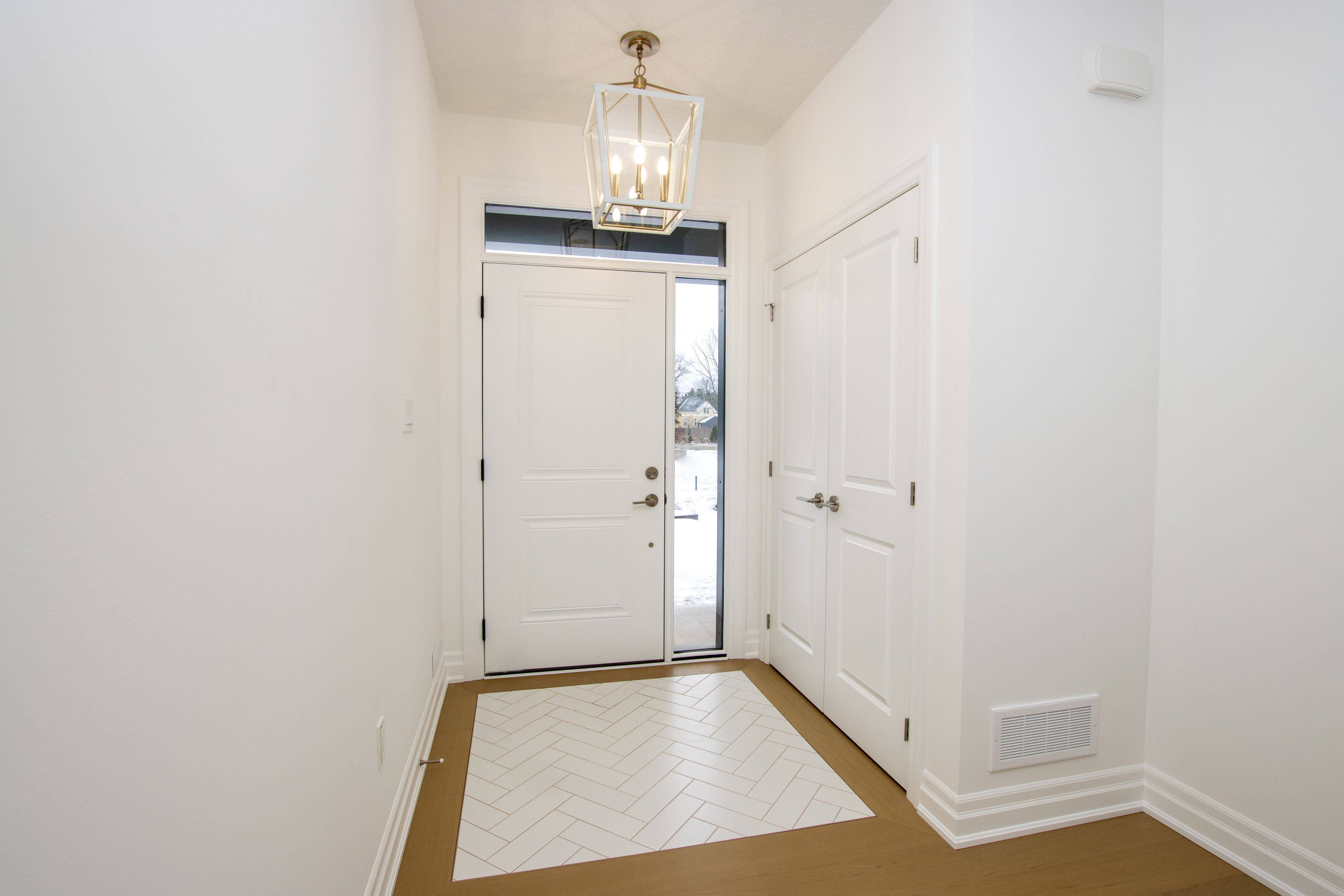 Strathroy-caradoc, ON N0L 1W0,536 REGENT ST