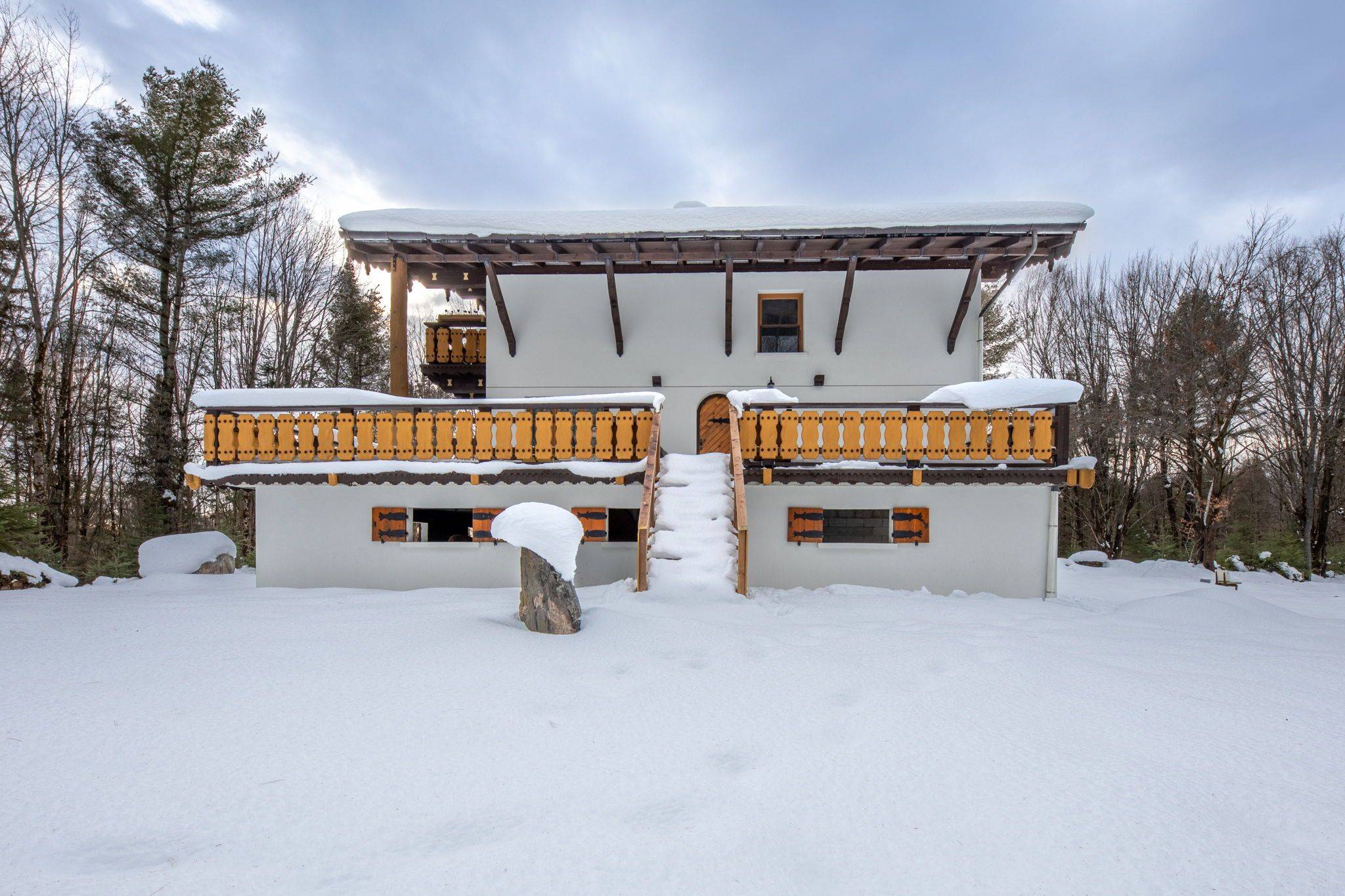 Huntsville, ON P0B 1L0,878 DEER LAKE RD RD