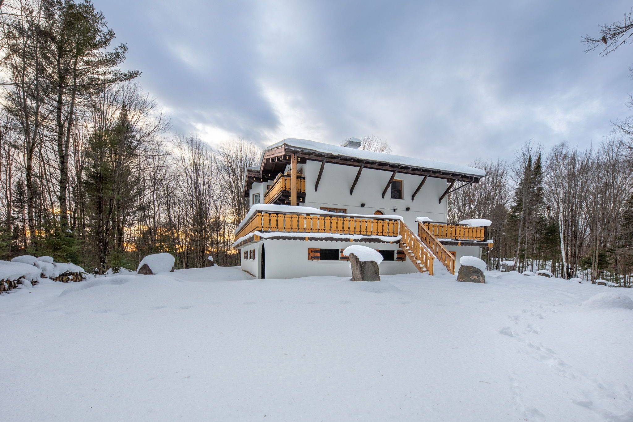 Huntsville, ON P0B 1L0,878 DEER LAKE RD RD