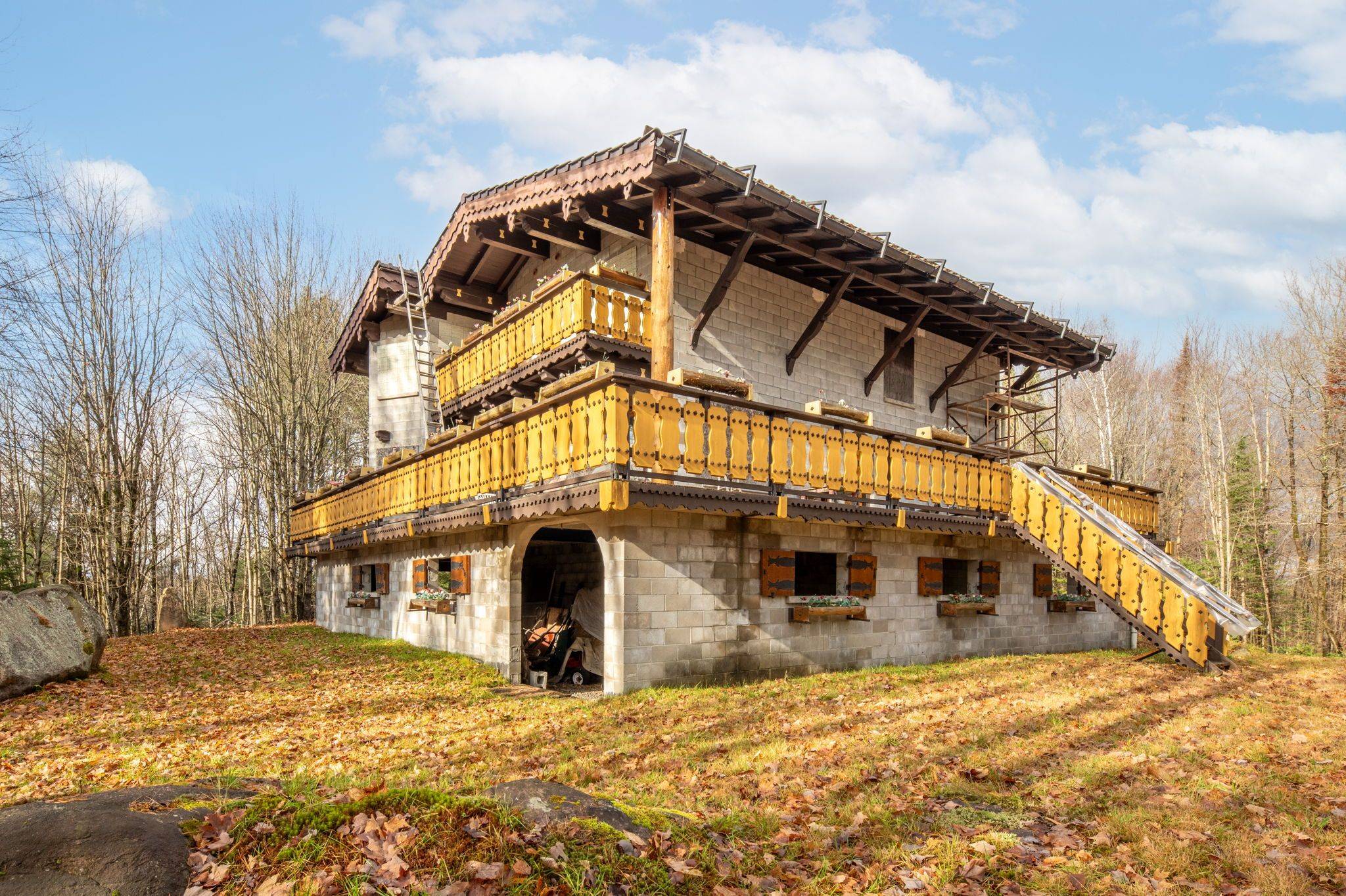 Huntsville, ON P0B 1L0,878 DEER LAKE RD RD