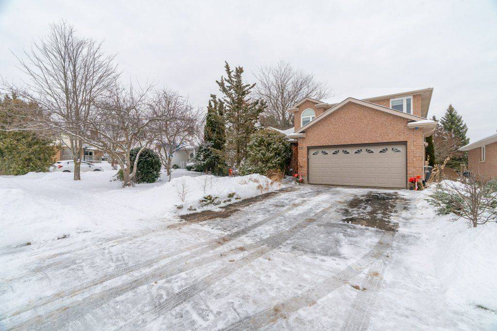 Guelph, ON N1C 1B7,20 Tanager DR