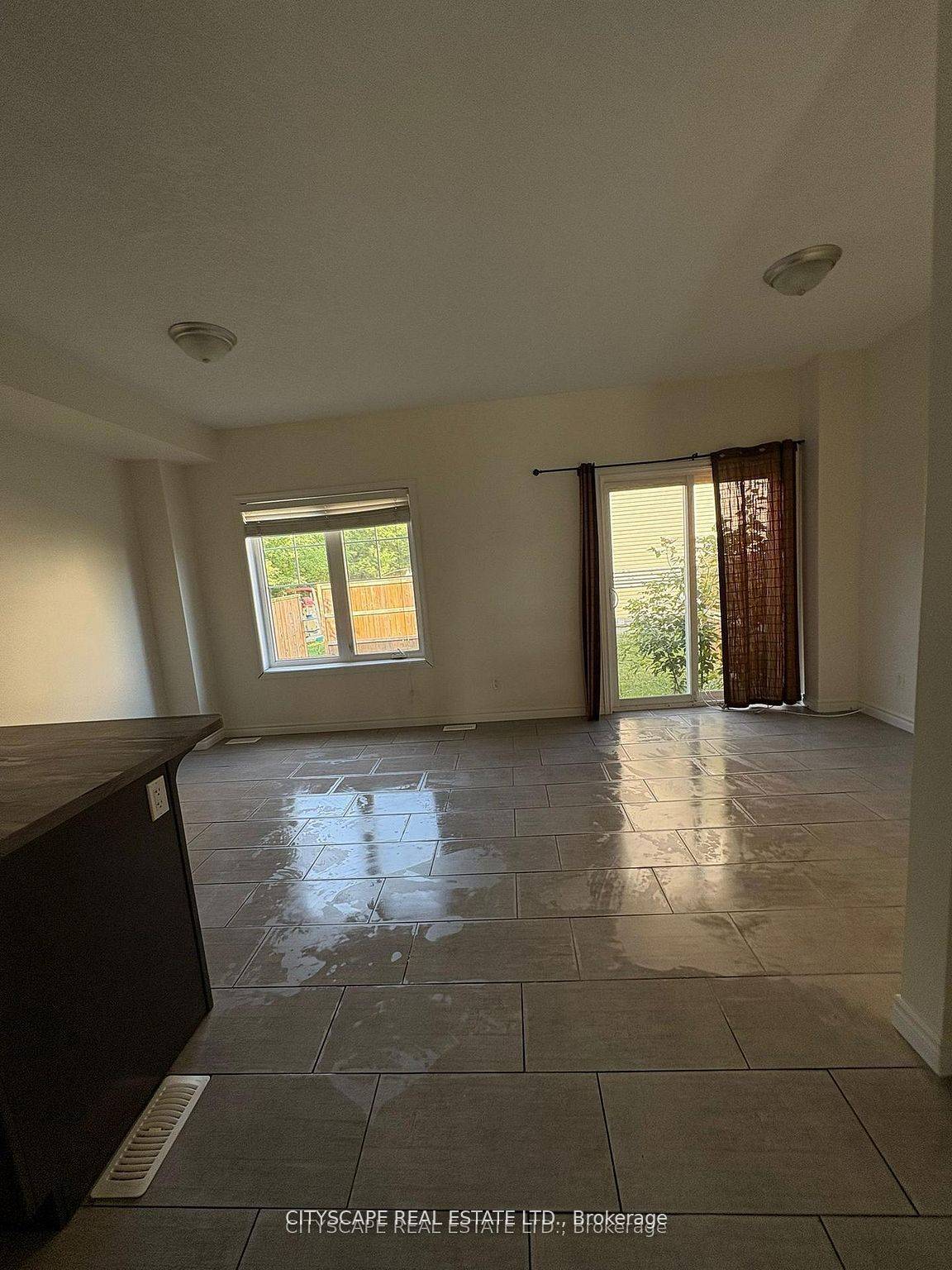 Norwich, ON N0J 1P0,10 Dufferin ST #18