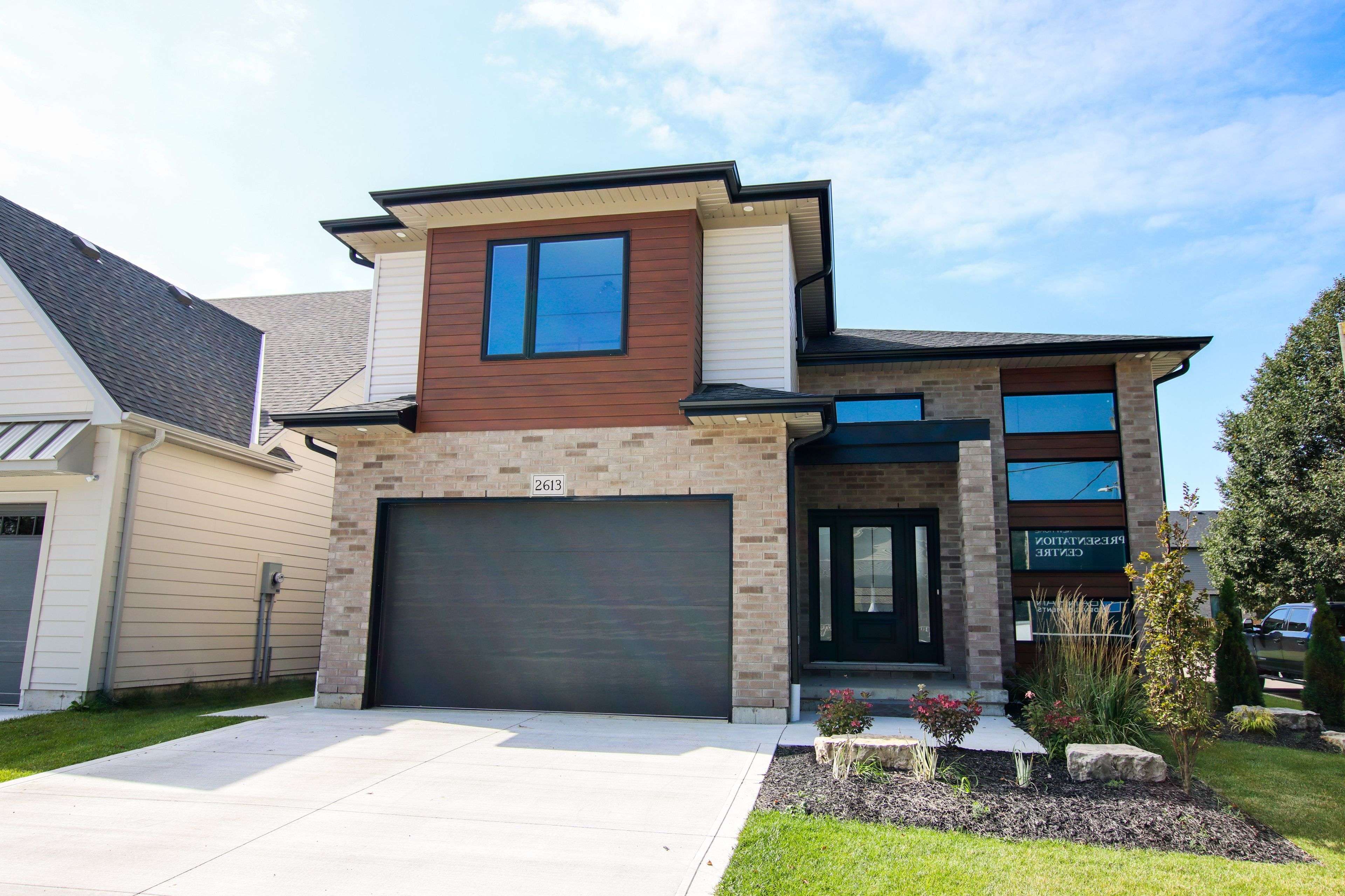 Strathroy-caradoc, ON N0L 1W0,530 REGENT ST