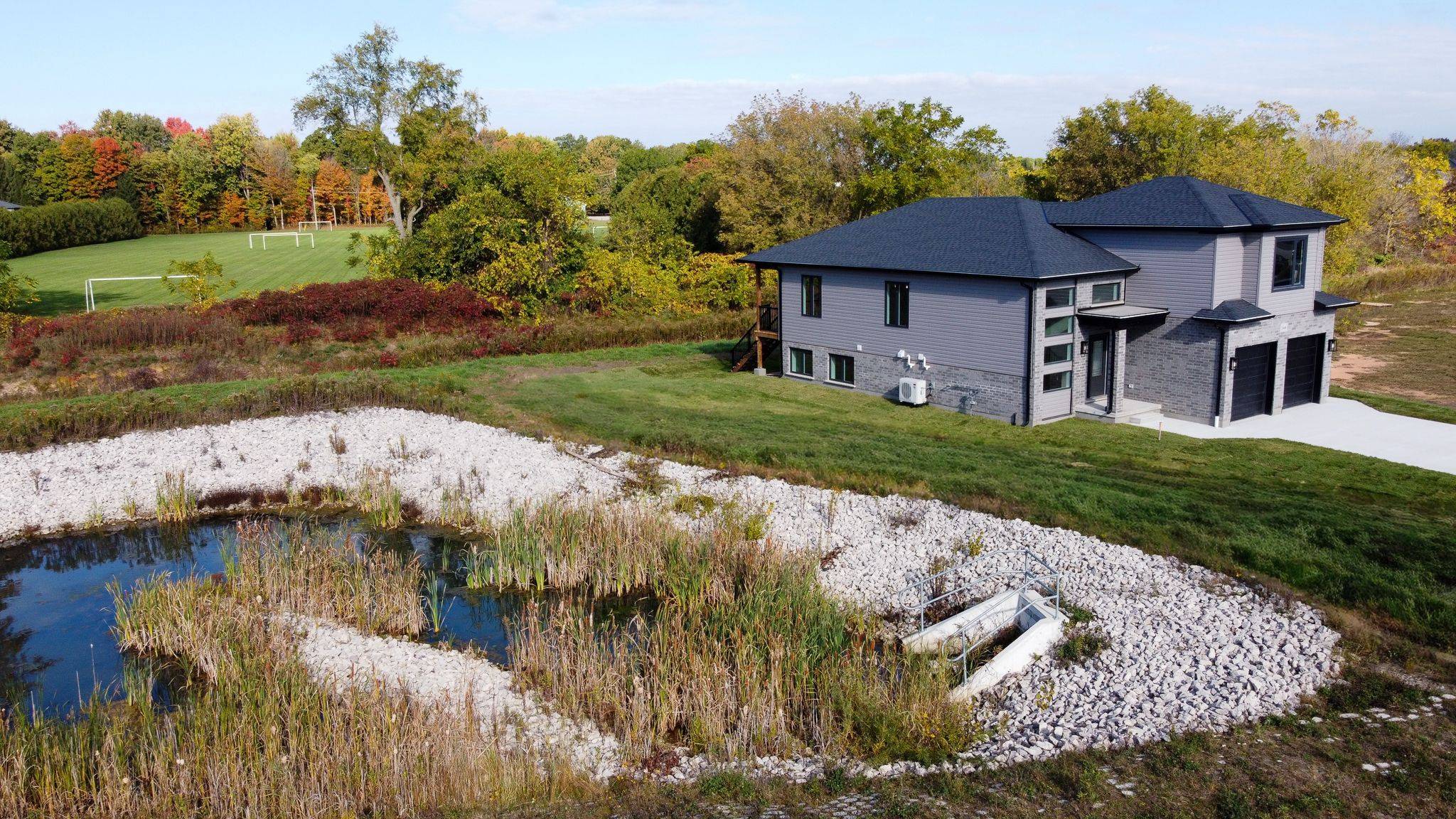 Strathroy-caradoc, ON N0L 1W0,530 REGENT ST