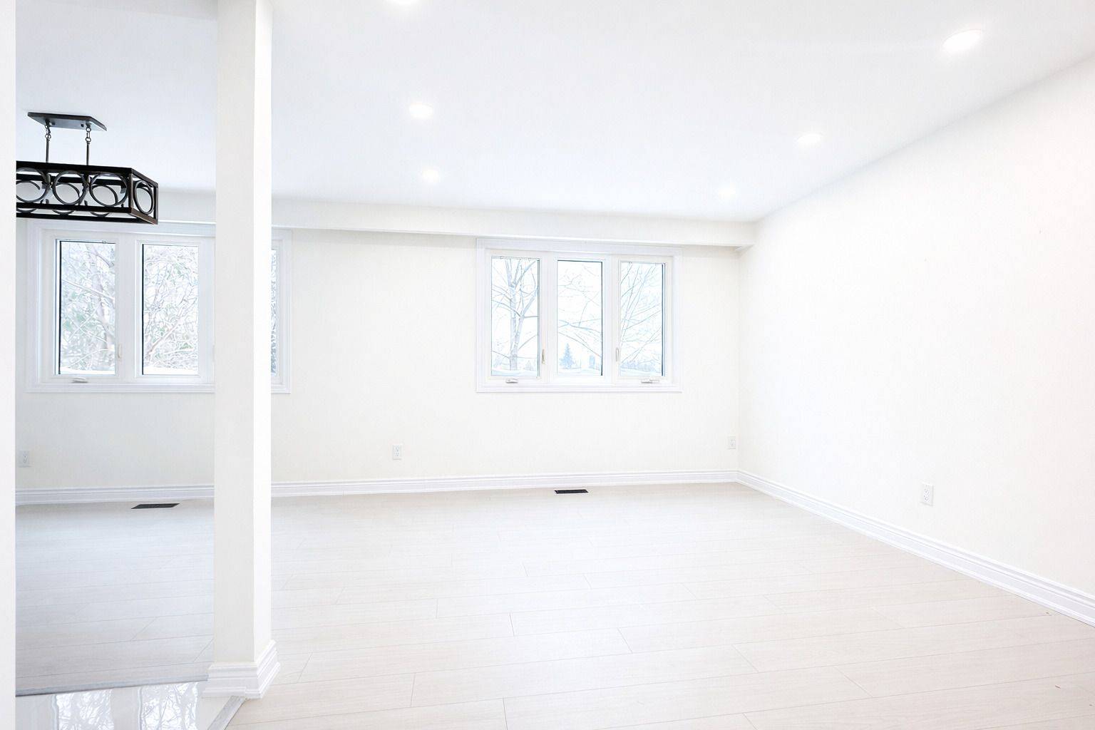 Kitchener, ON N2M 2L6,384 Westwood DR #Upper