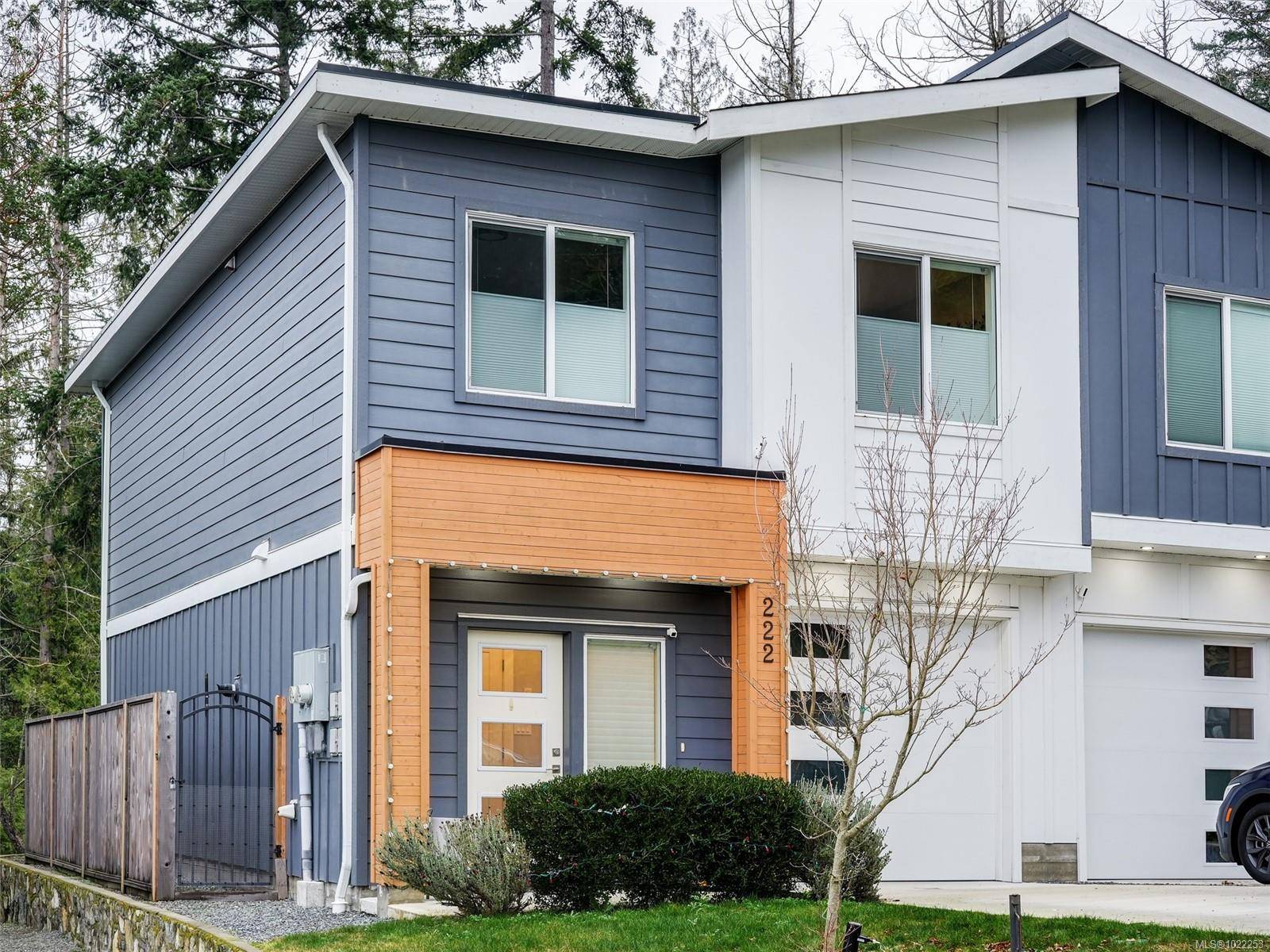 Langford, BC V9B 0X3,222 Lone Oak Pl