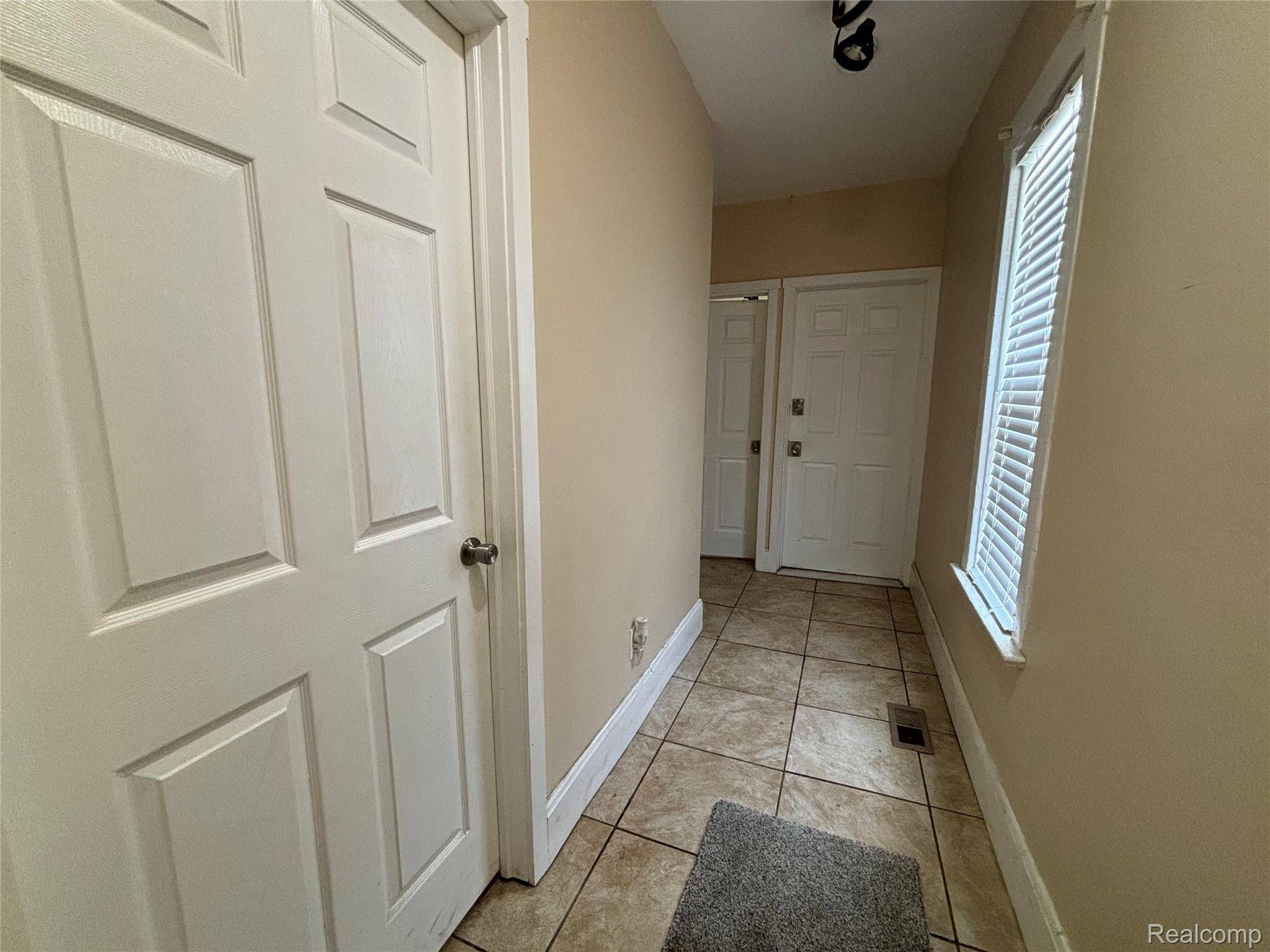 Warren, MI 48089,11429 E 8 Mile RD