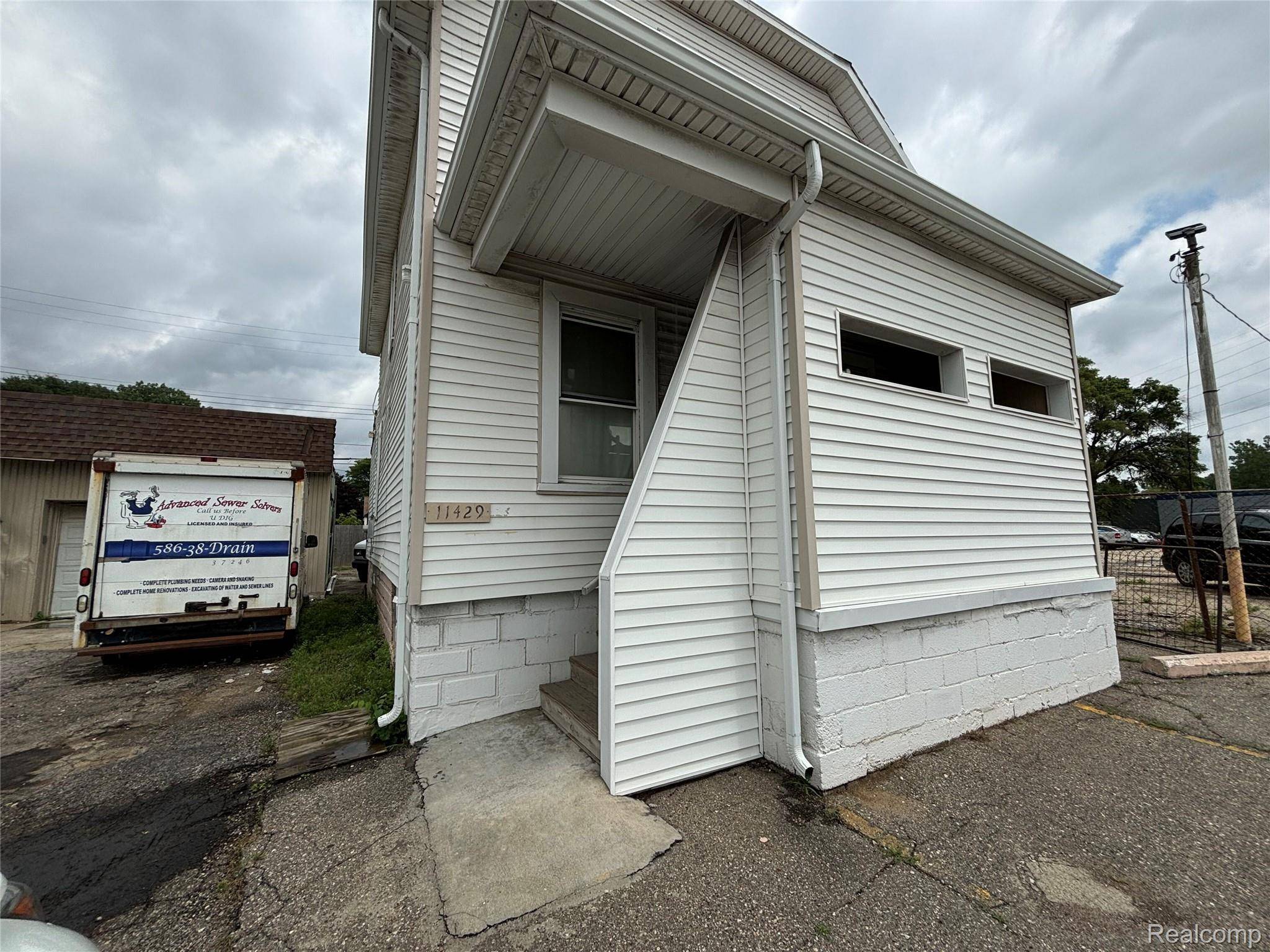 Warren, MI 48089,11429 E 8 Mile RD