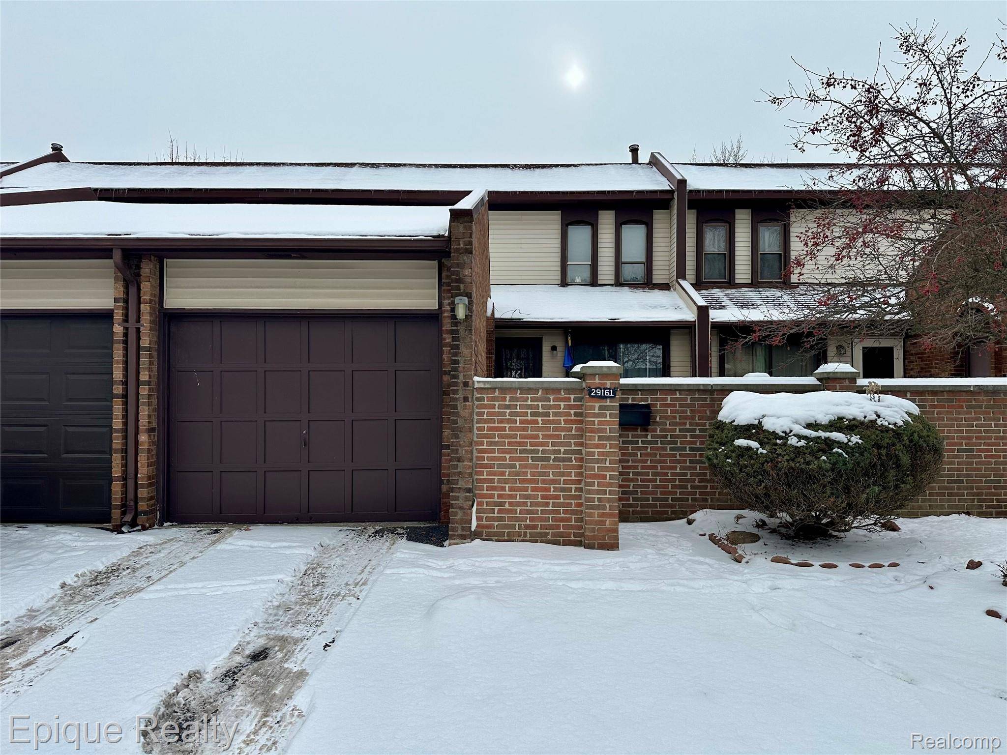 Southfield, MI 48034,29161 Village RD