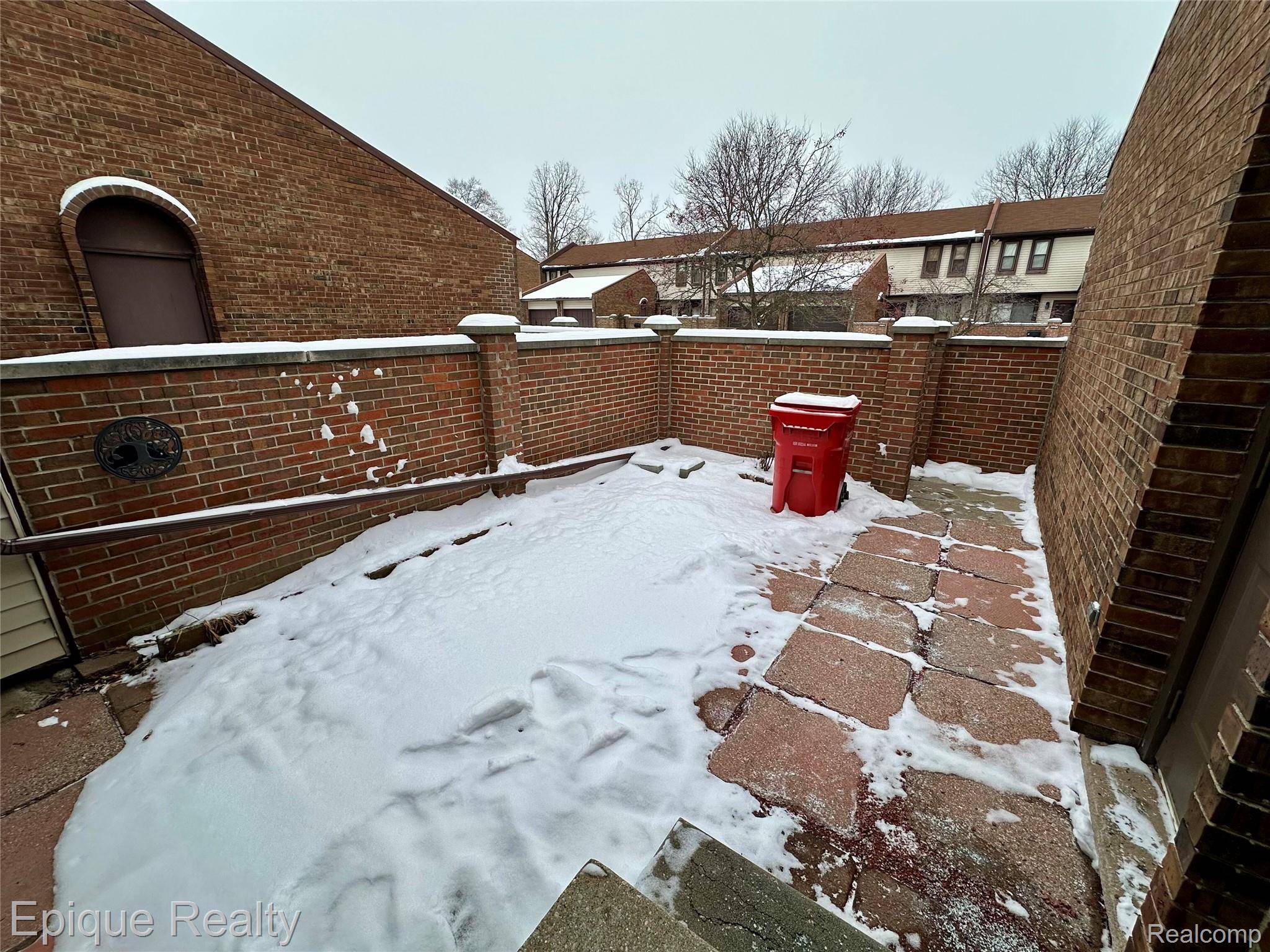 Southfield, MI 48034,29161 Village RD