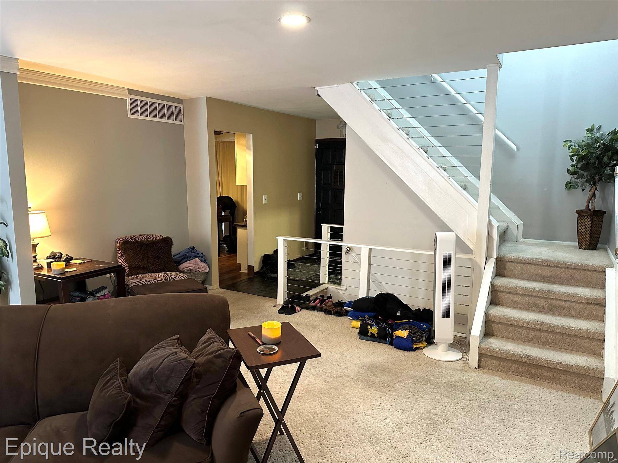 Southfield, MI 48034,29161 Village RD