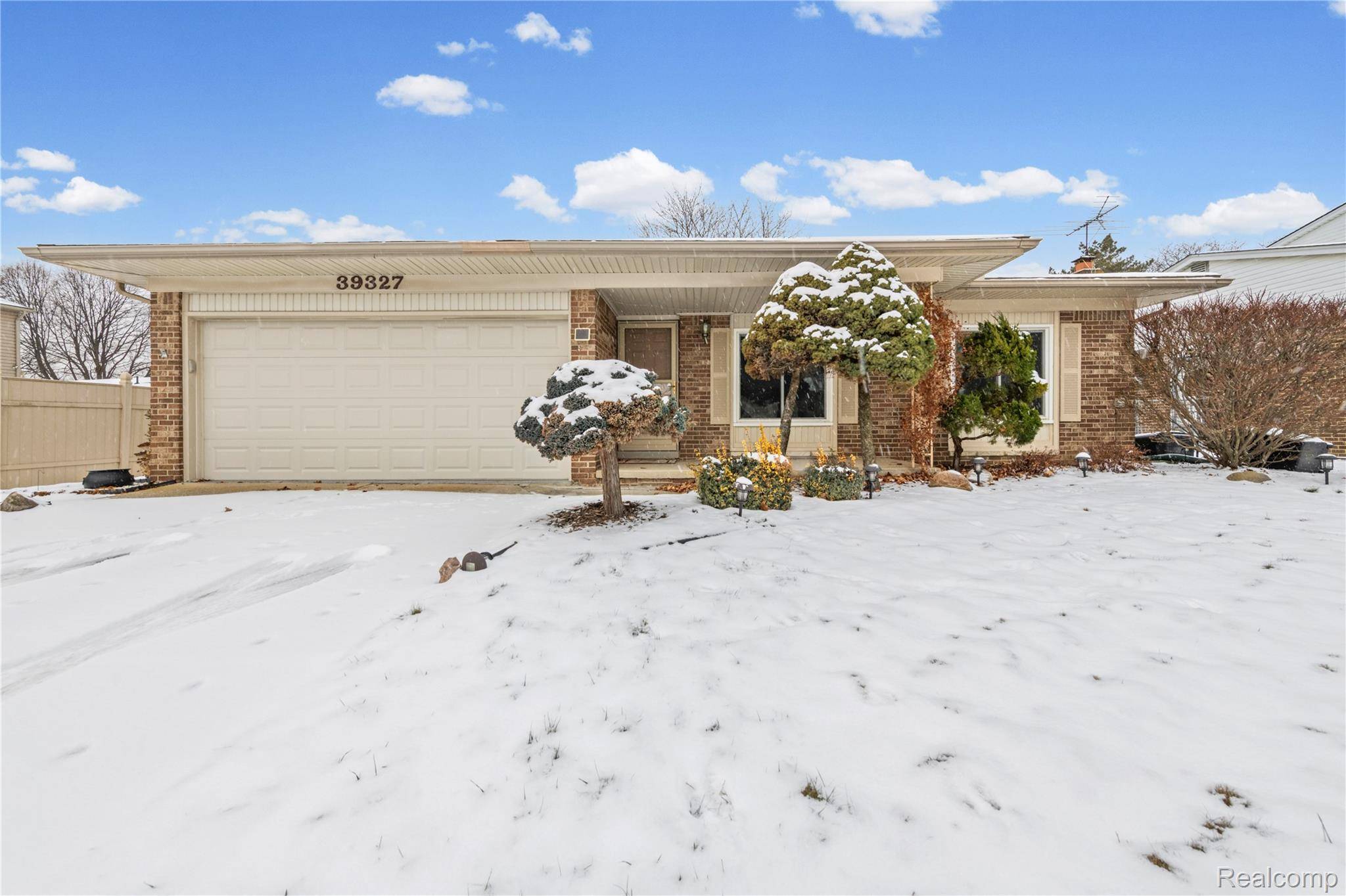 Sterling Heights, MI 48310,39327 Timberlane DR