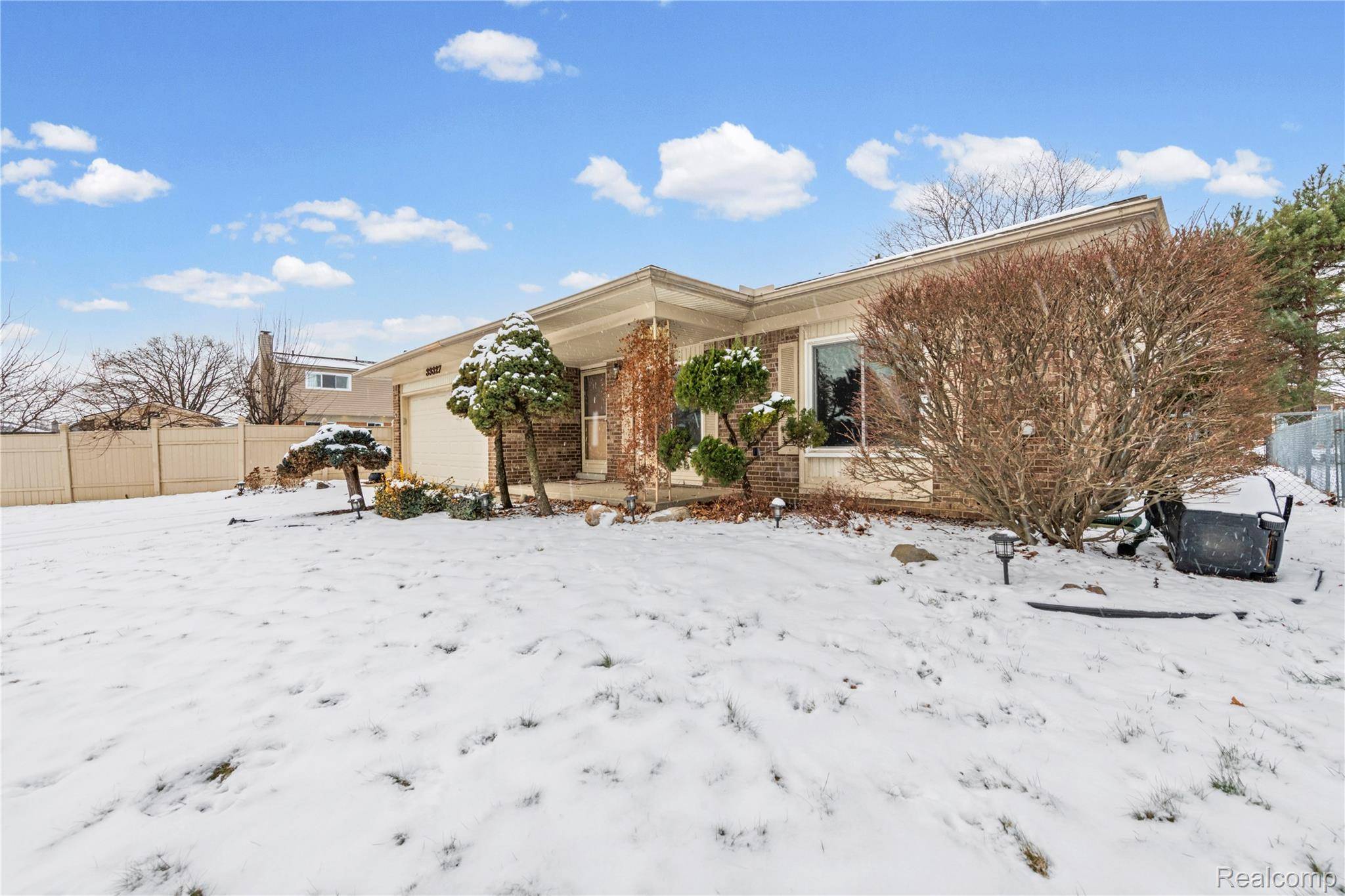 Sterling Heights, MI 48310,39327 Timberlane DR