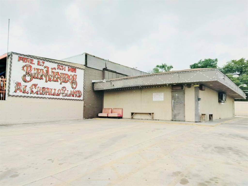 Fort Worth, TX 76106,3203 N Main Street