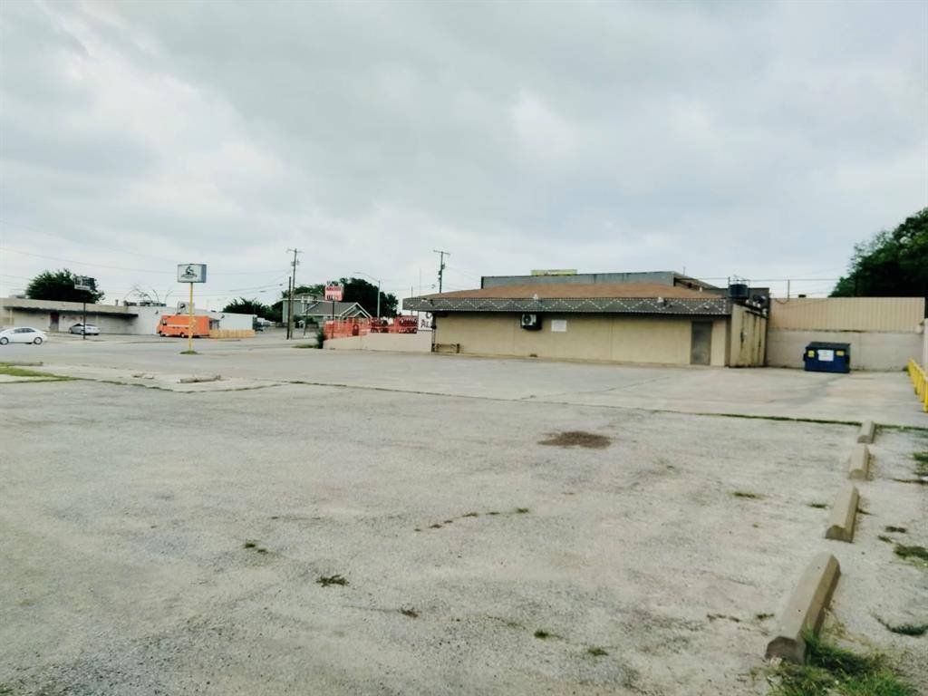 Fort Worth, TX 76106,3203 N Main Street