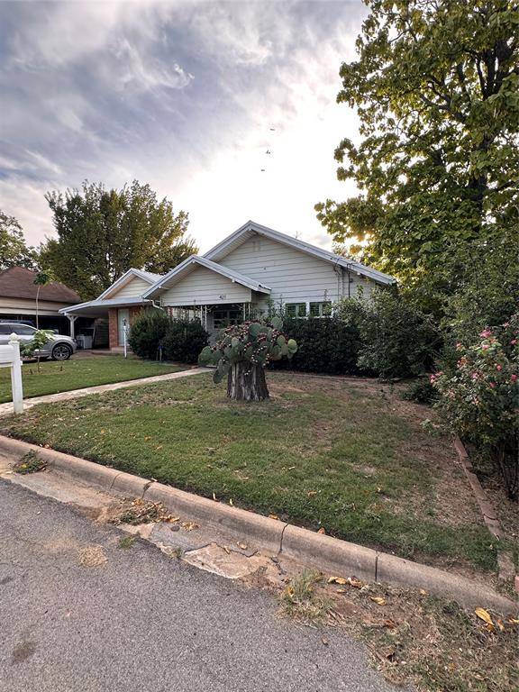 Jacksboro, TX 76458,421 N 3rd Street