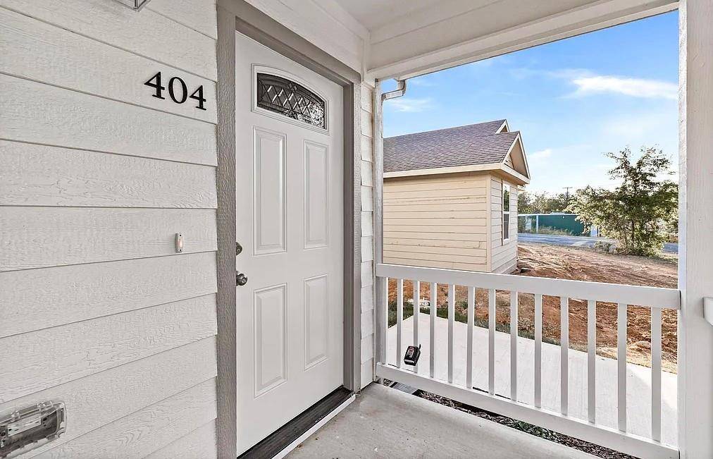 Denison, TX 75021,404 E Elm Street