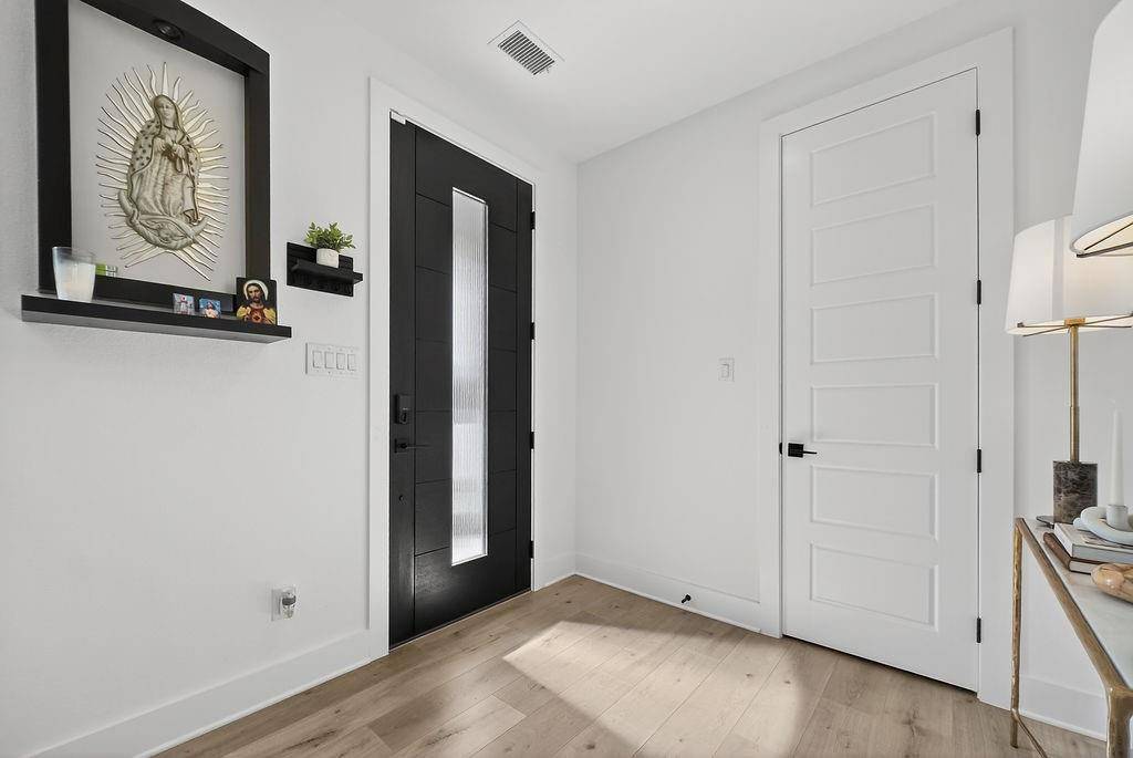 Dallas, TX 75232,2006 Oak Garden Court