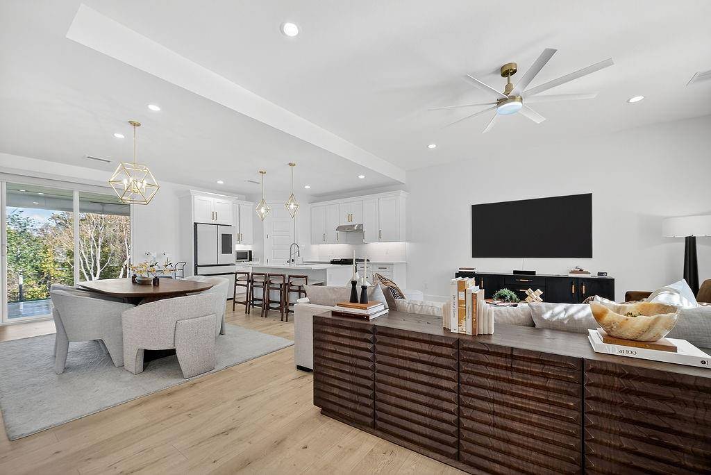 Dallas, TX 75232,2006 Oak Garden Court