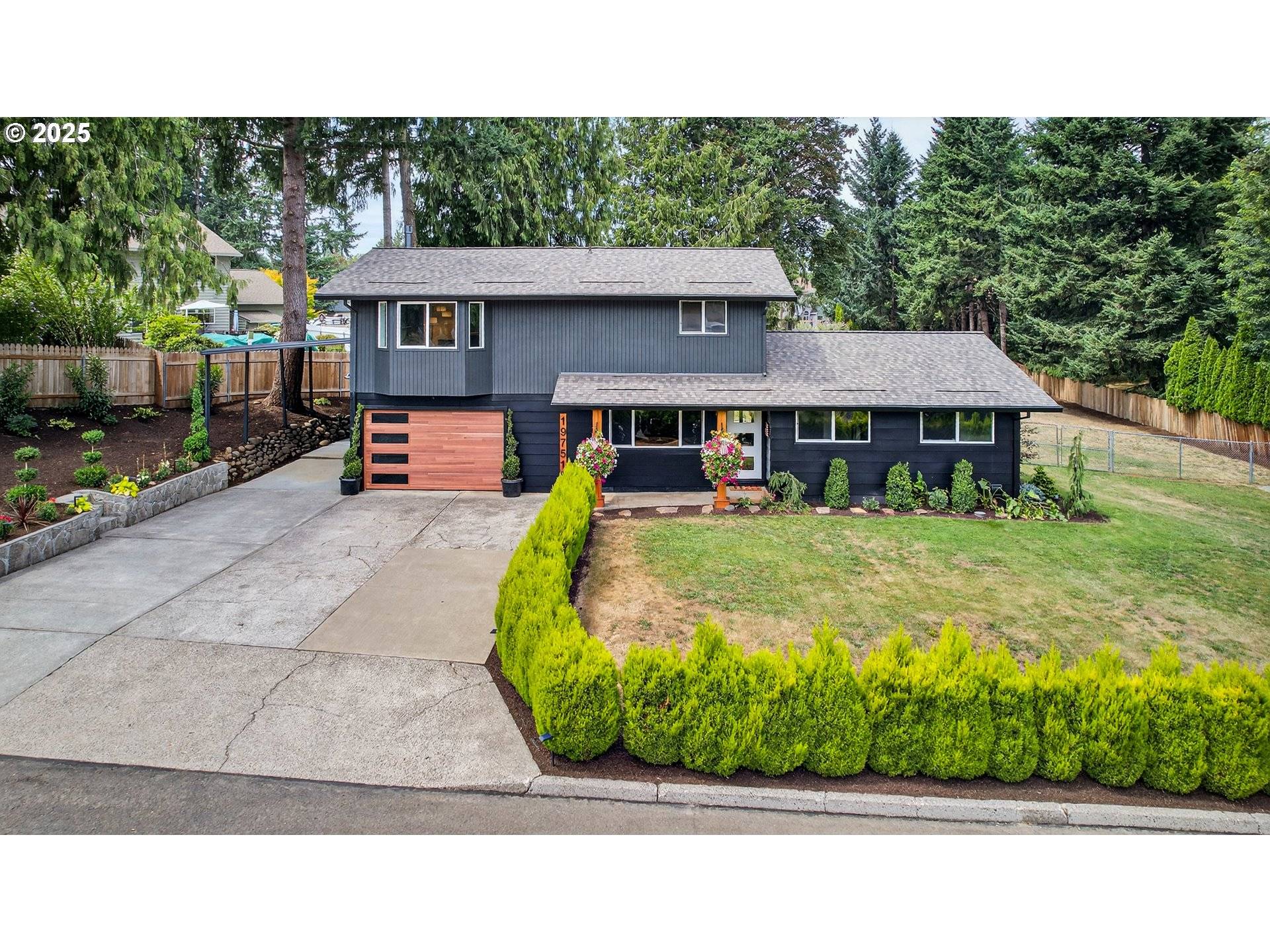 Oregon City, OR 97045,19751 FALCON DR