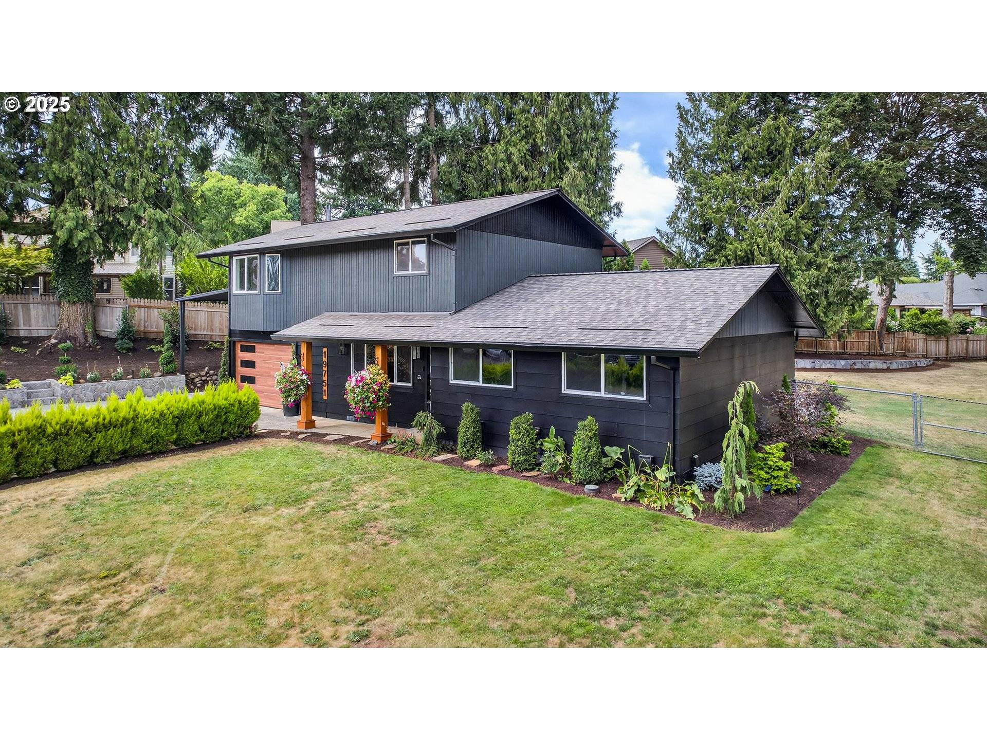 Oregon City, OR 97045,19751 FALCON DR