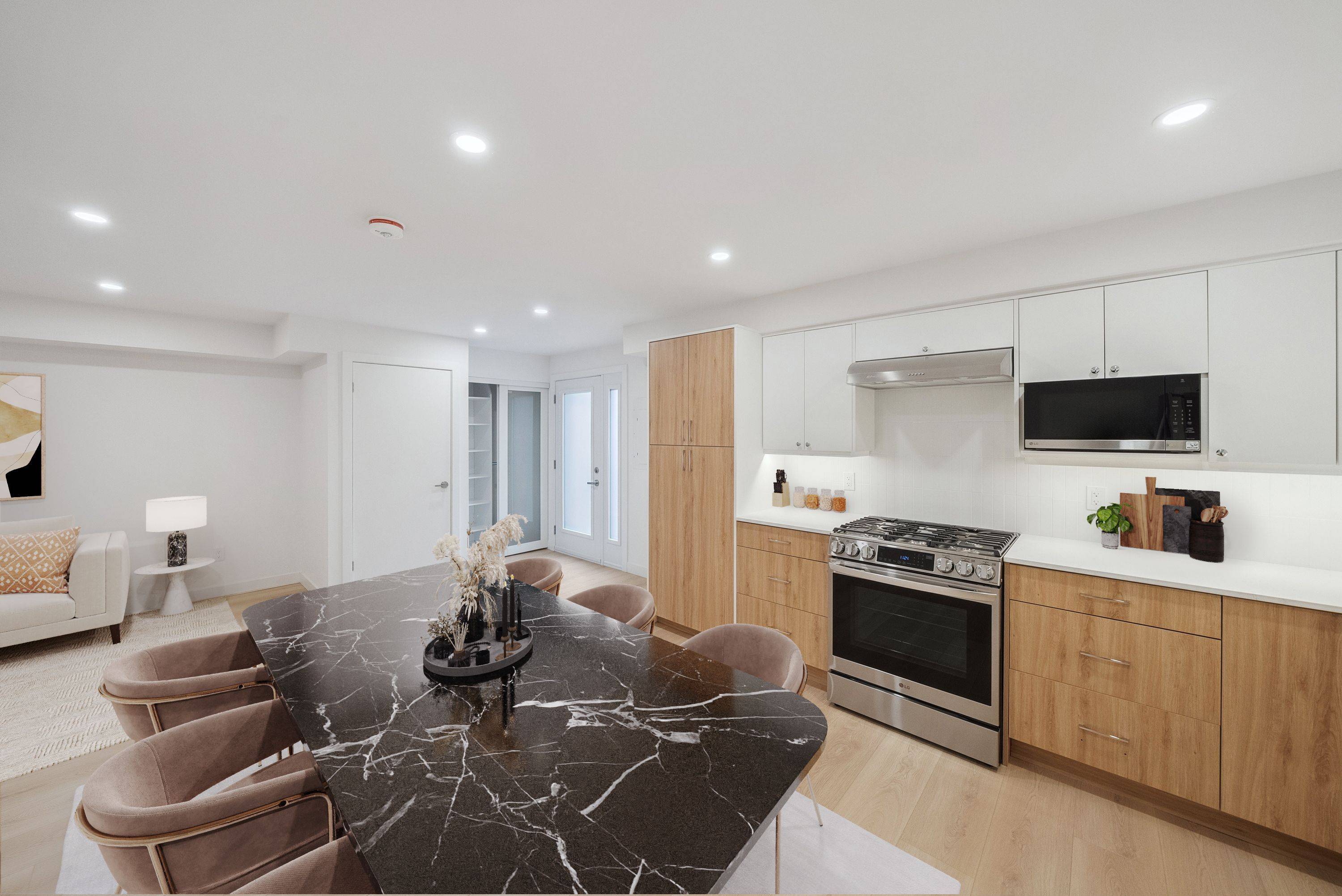 Toronto C02, ON M5R 2R2,321 St George ST #2