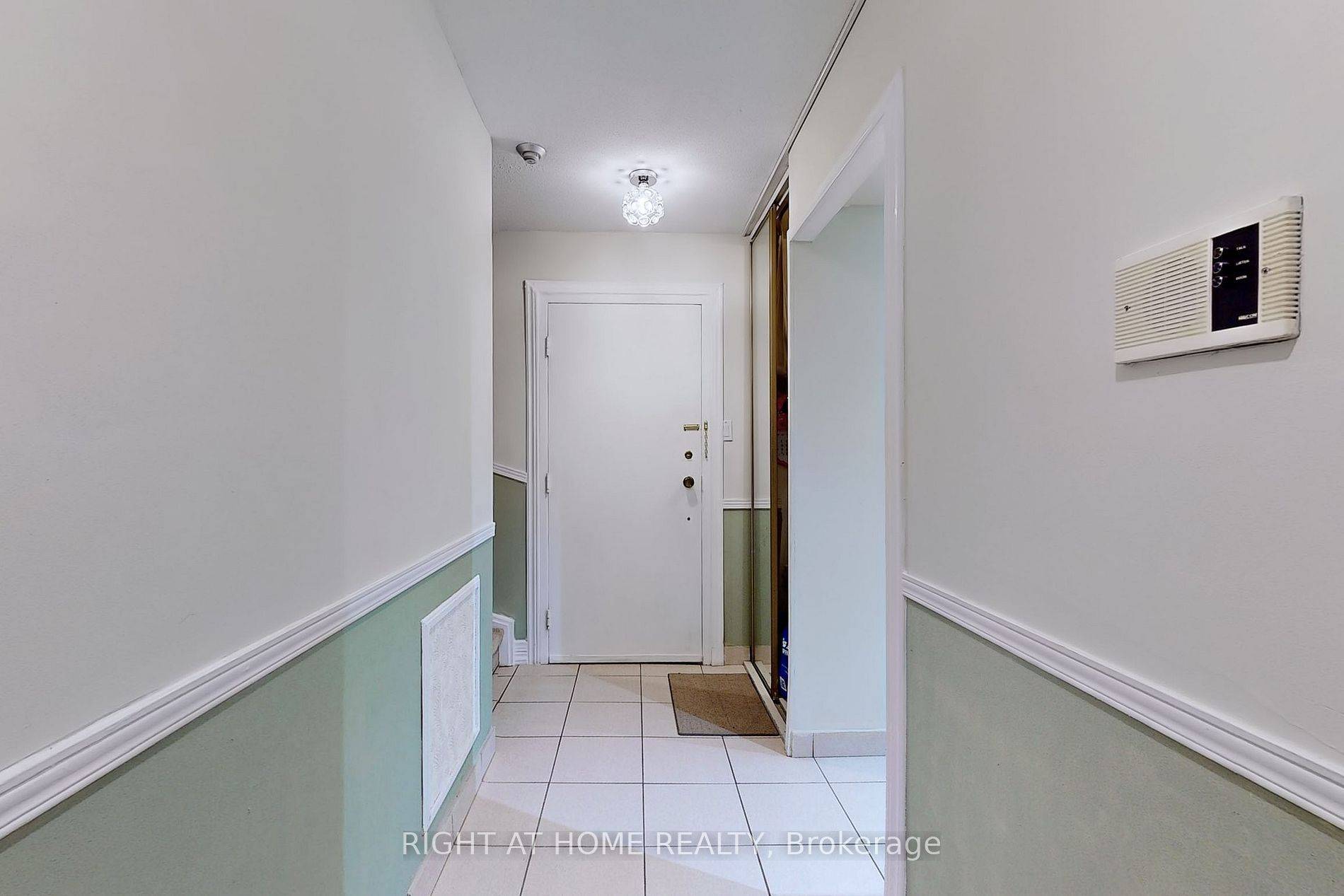 Toronto C15, ON M2H 3J6,25 Pebble Byway #22