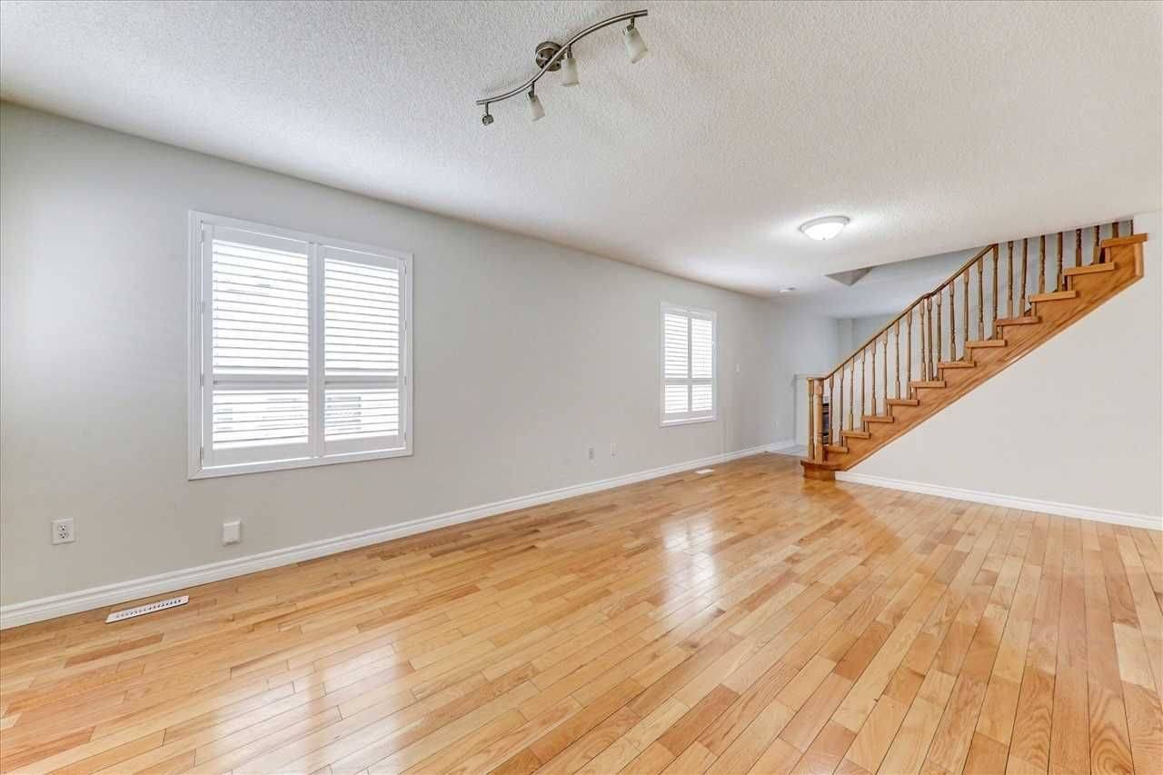 Toronto E11, ON M1X 2A7,621 Staines RD #Upper