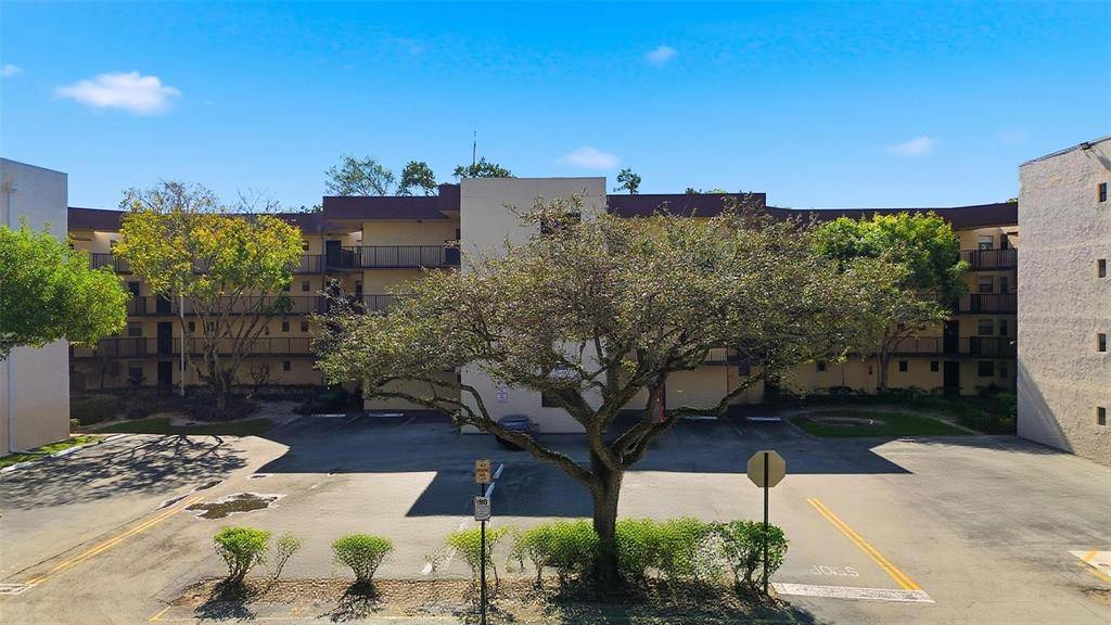 Plantation, FL 33317,6755 W Broward Blvd #304