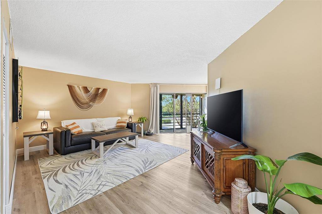 Plantation, FL 33317,6755 W Broward Blvd #304