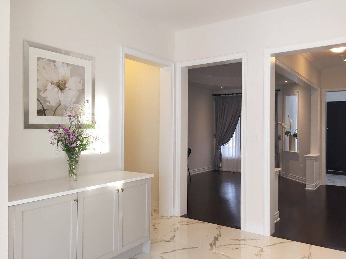 King, ON L7B 0N9,28 Larkin AVE