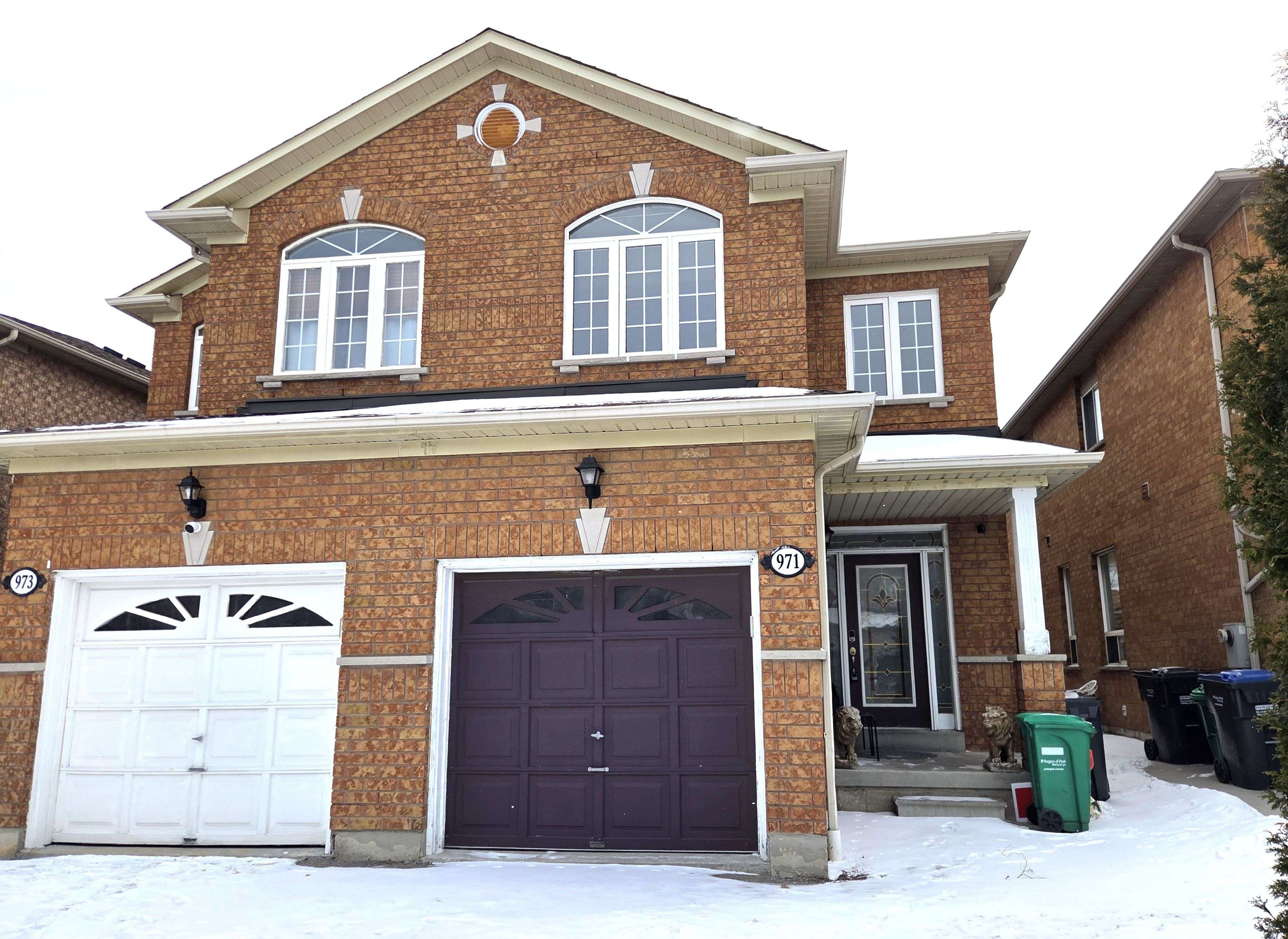 Mississauga, ON L5V 2R3,971 Ledbury CRES