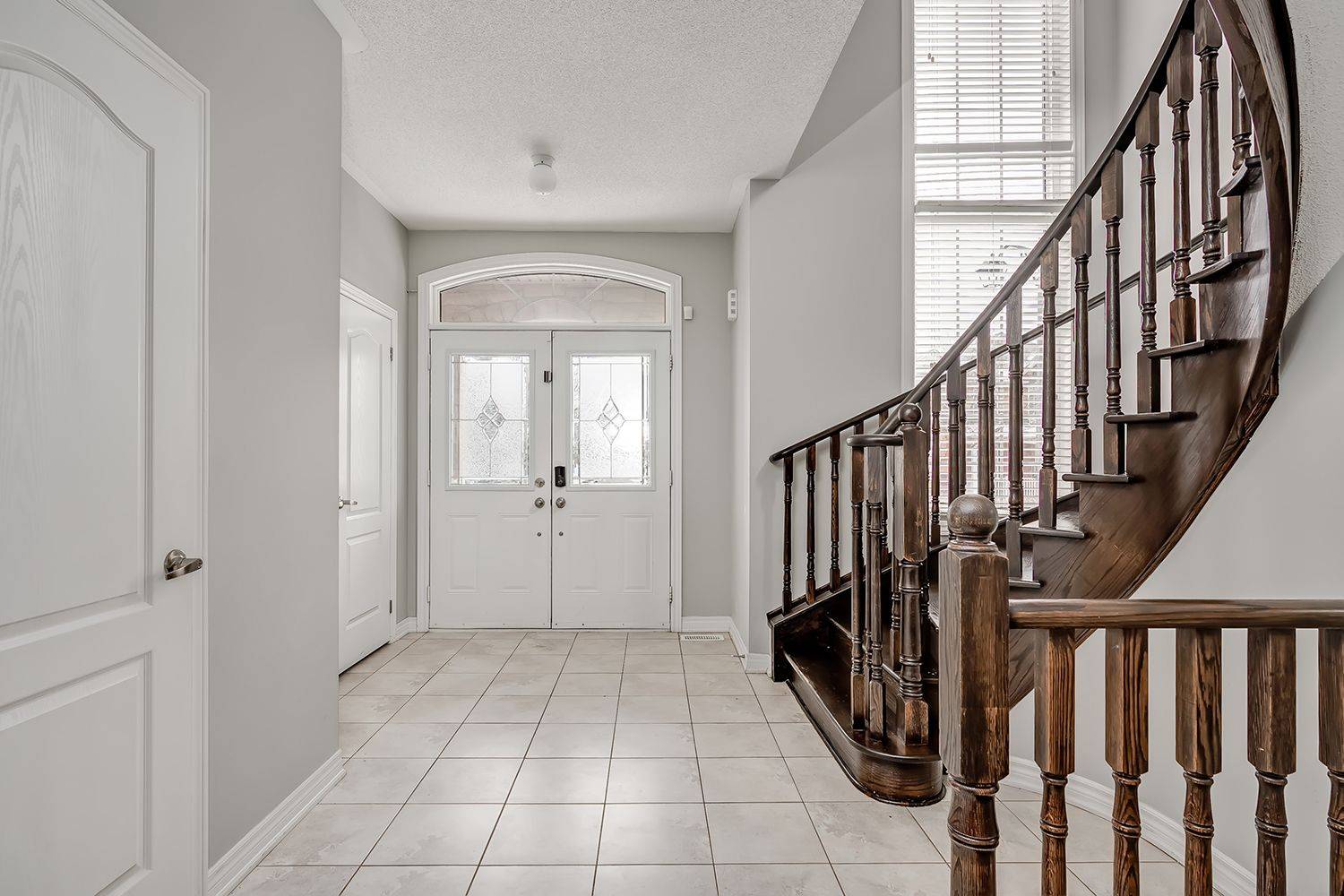 Oakville, ON L6M 0G1,2105 Falling Green DR