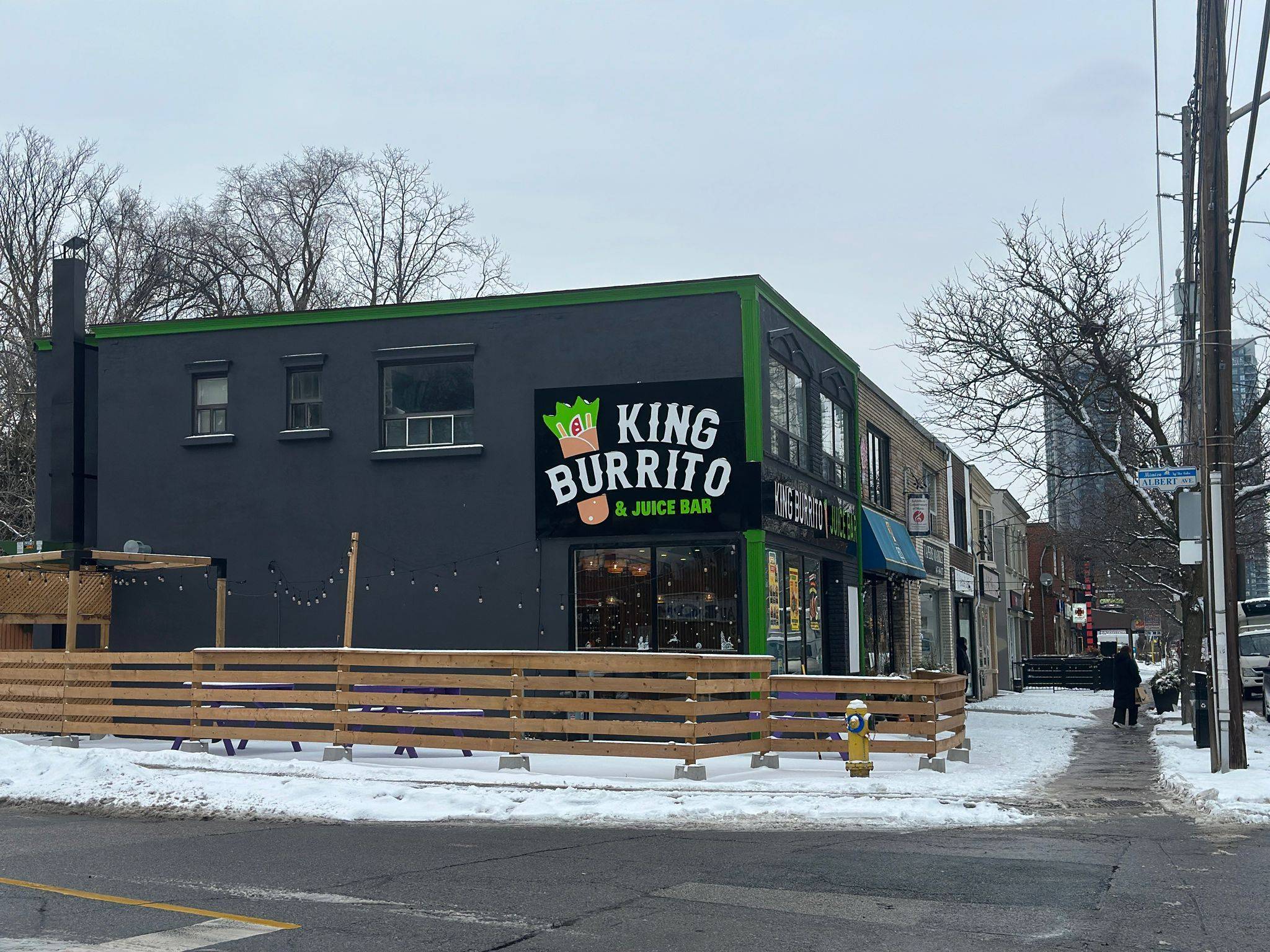 Toronto W06, ON M8V 1B6,2372 Lake Shore BLVD W