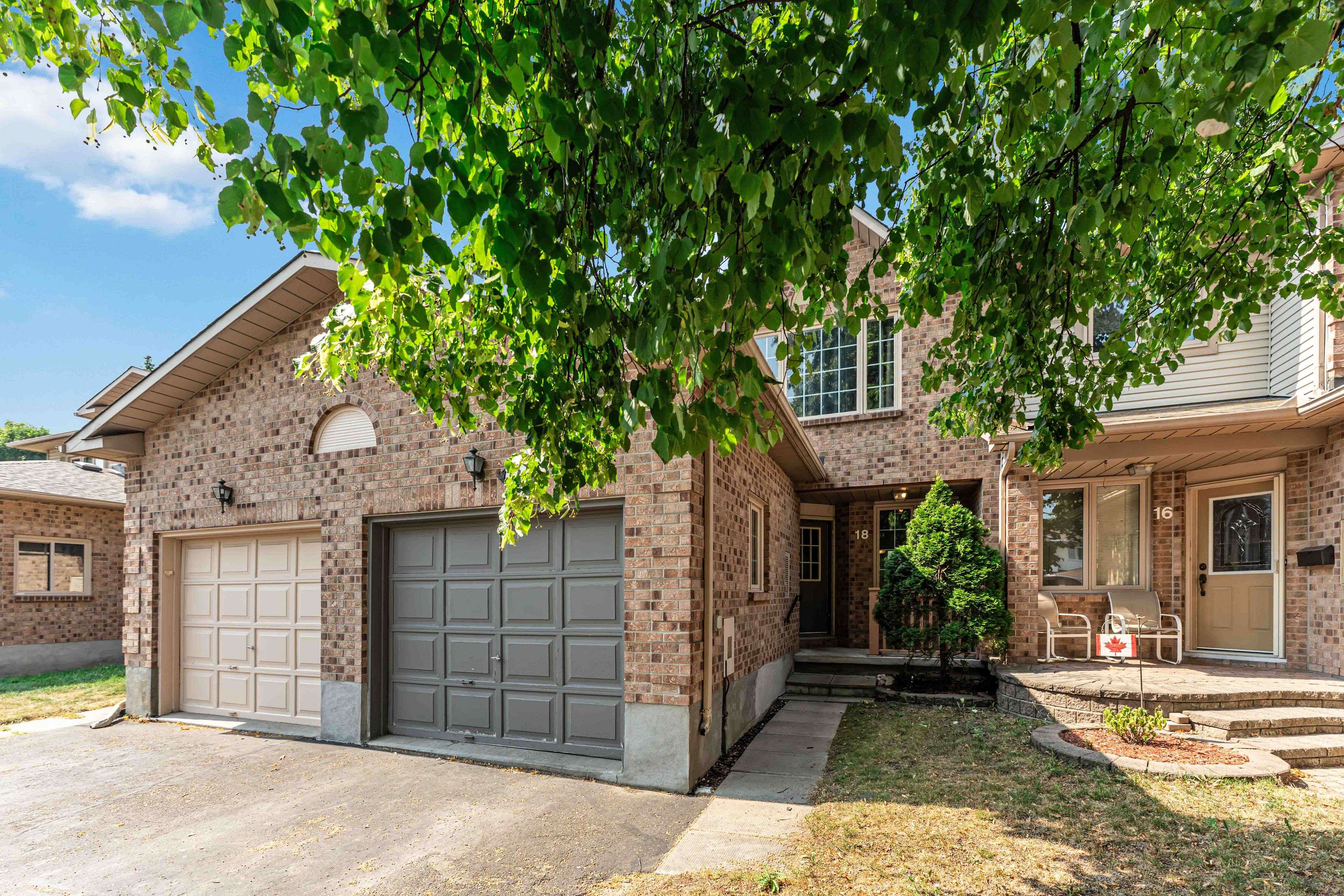 Stittsville - Munster - Richmond, ON K2S 1R3,18 Ravenscroft CT