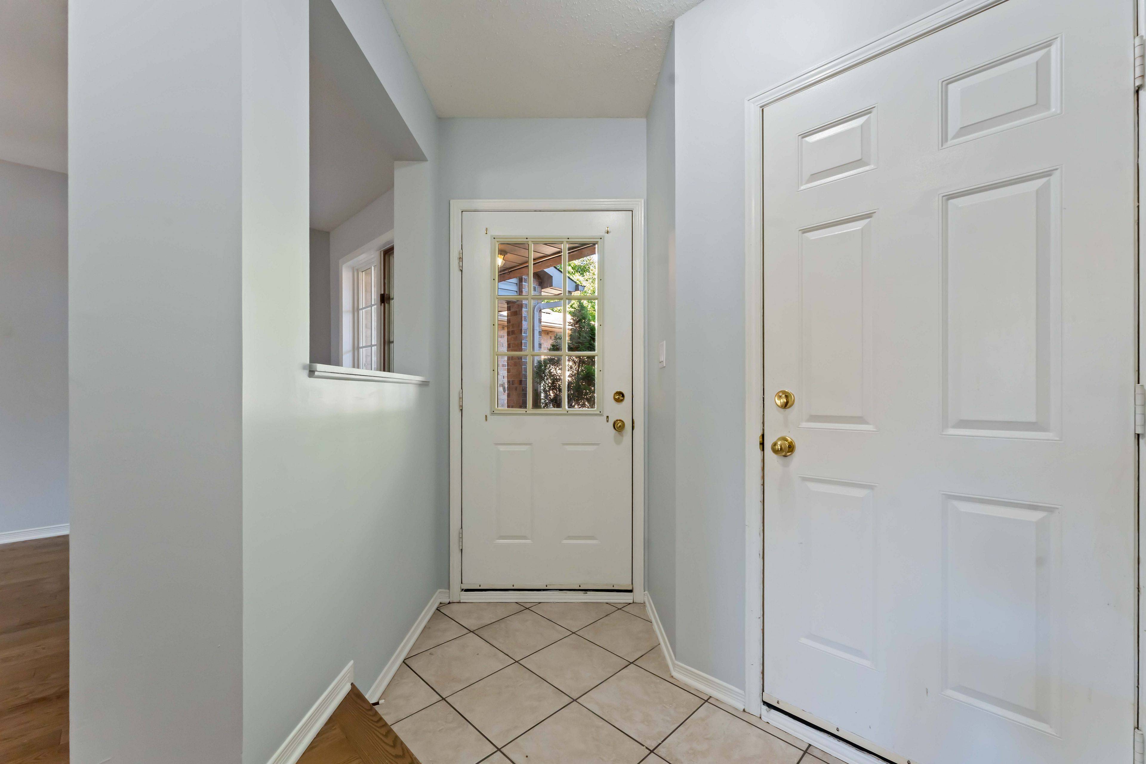 Stittsville - Munster - Richmond, ON K2S 1R3,18 Ravenscroft CT