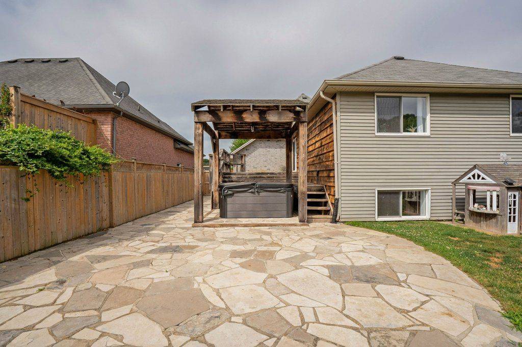 Central Elgin, ON N5L 1B2,307 Frances ST