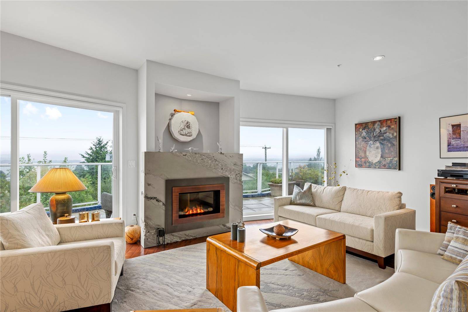 Nanaimo, BC V9R 2P1,650 Prideaux St #401