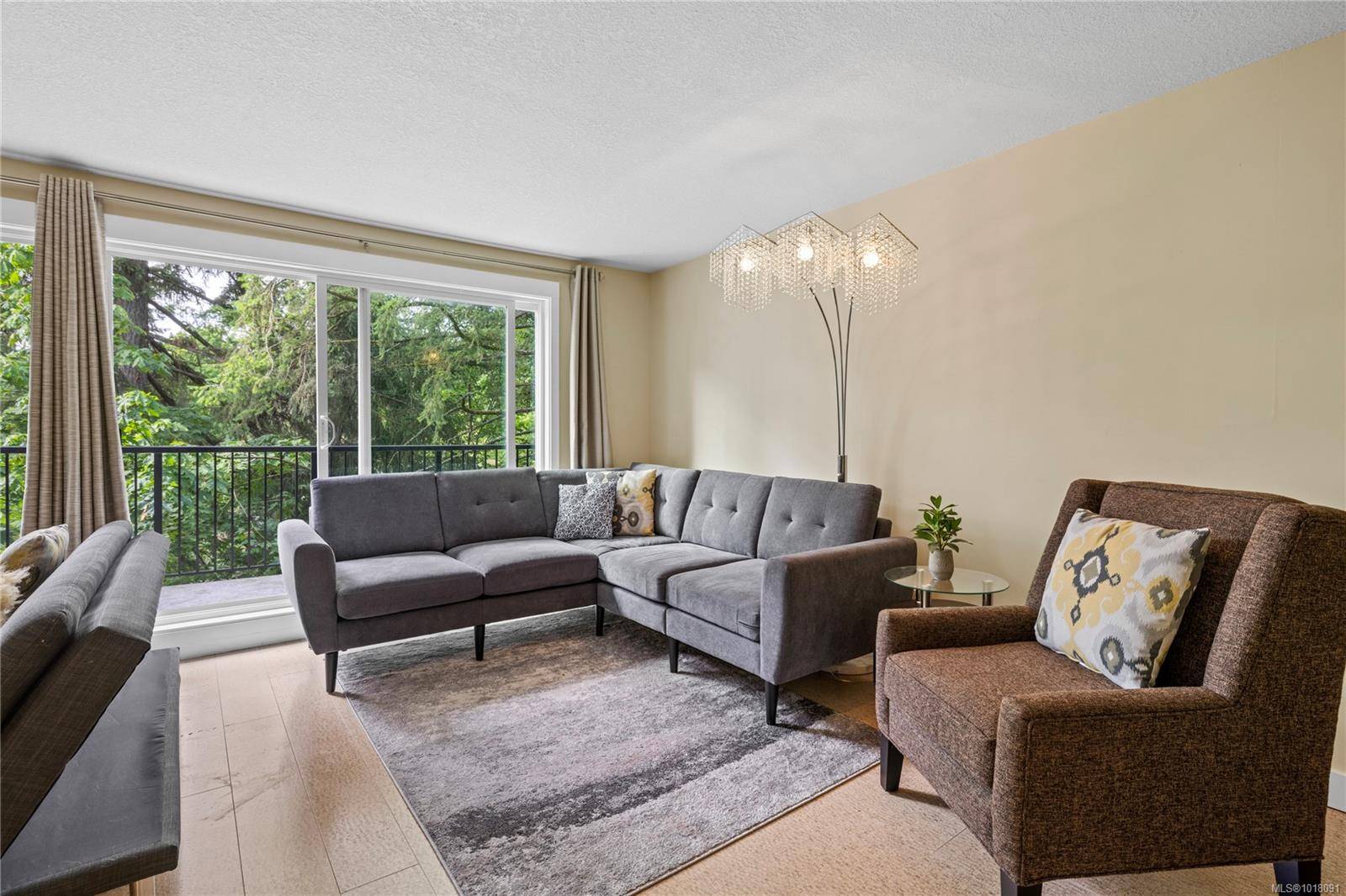 Nanaimo, BC V9S 5H9,111 Wall St #10