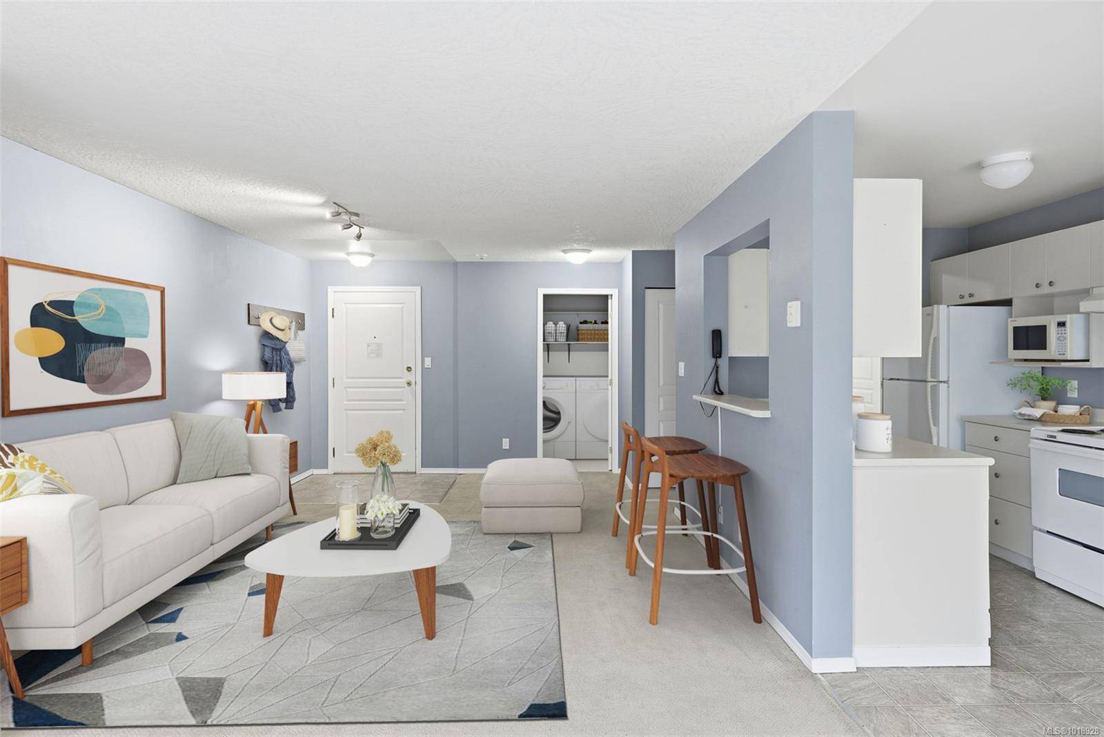 Saanich, BC V8X 2W6,894 Vernon Ave #306