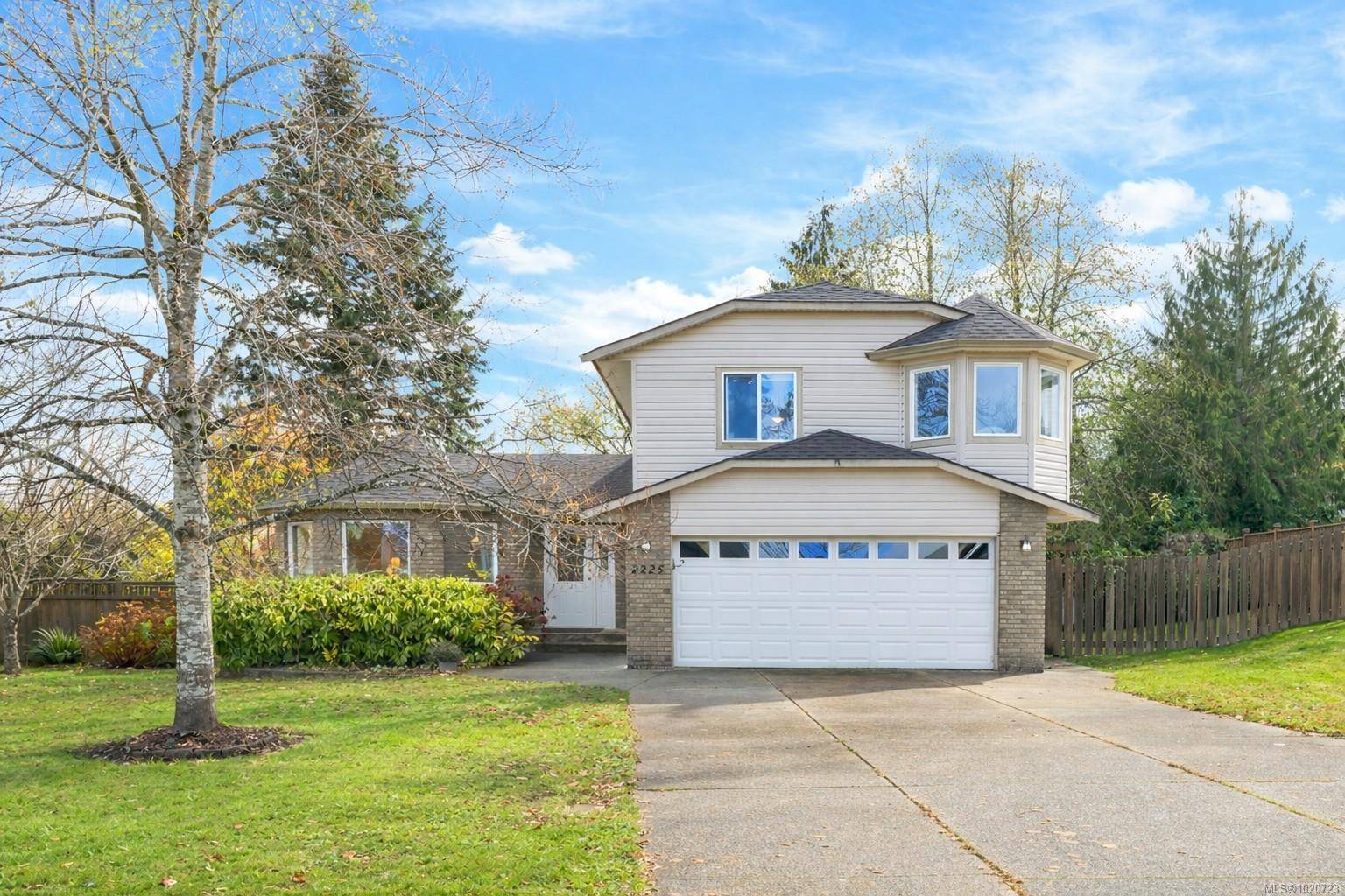 Comox, BC V9M 3Y2,2225 Heron Cres