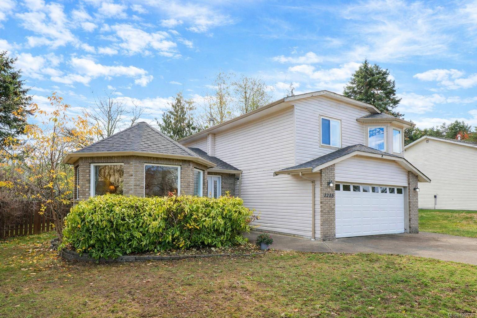 Comox, BC V9M 3Y2,2225 Heron Cres