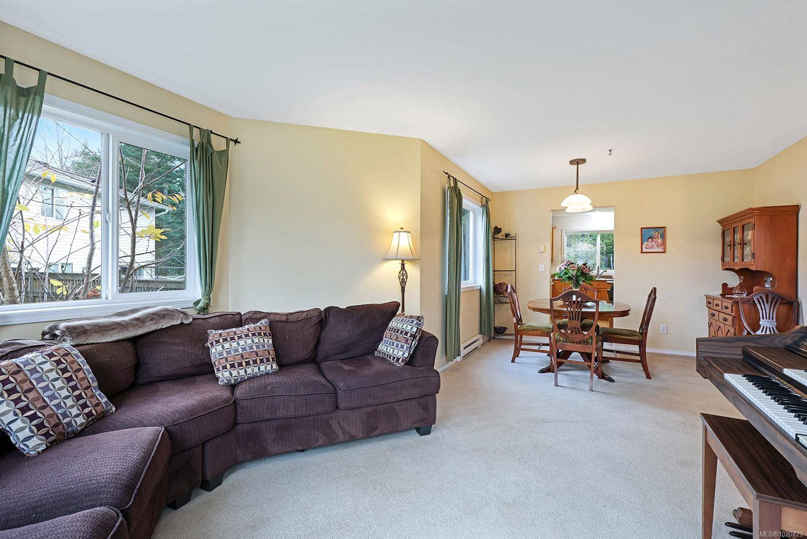 Comox, BC V9M 3Y2,2225 Heron Cres