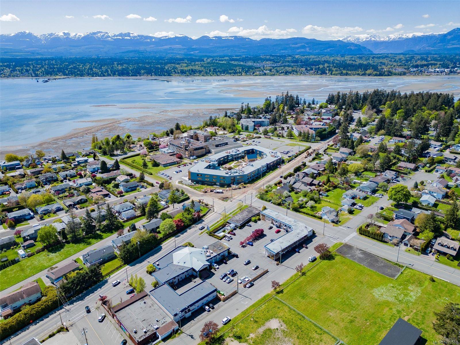 Comox, BC V9M 1P8,2082 Comox Ave