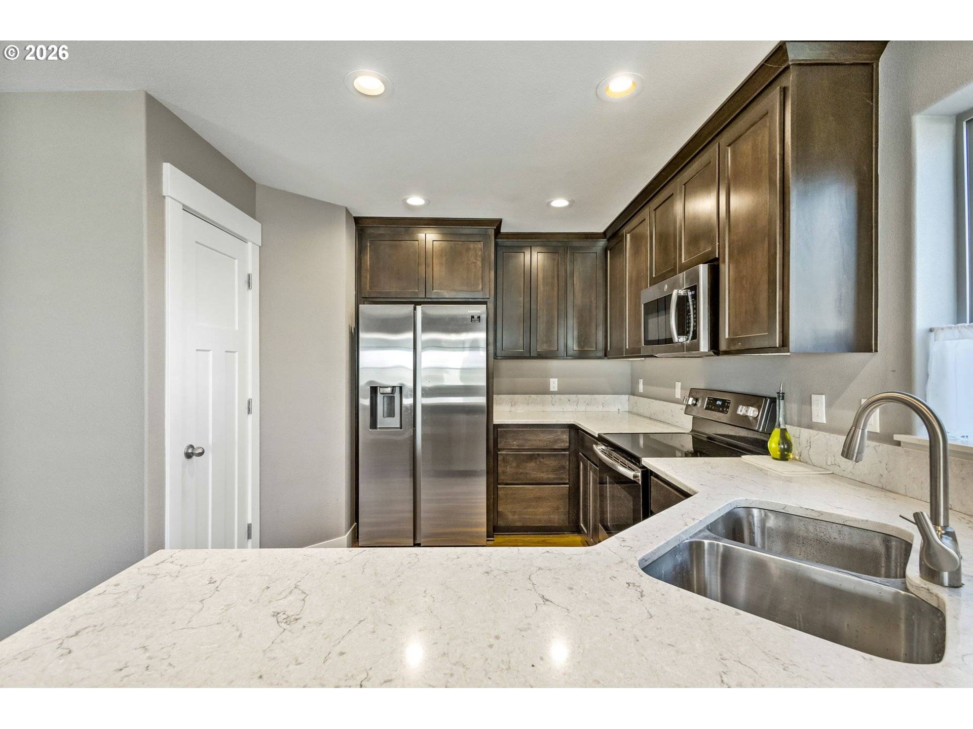 Sweet Home, OR 97386,1075 12TH AVE