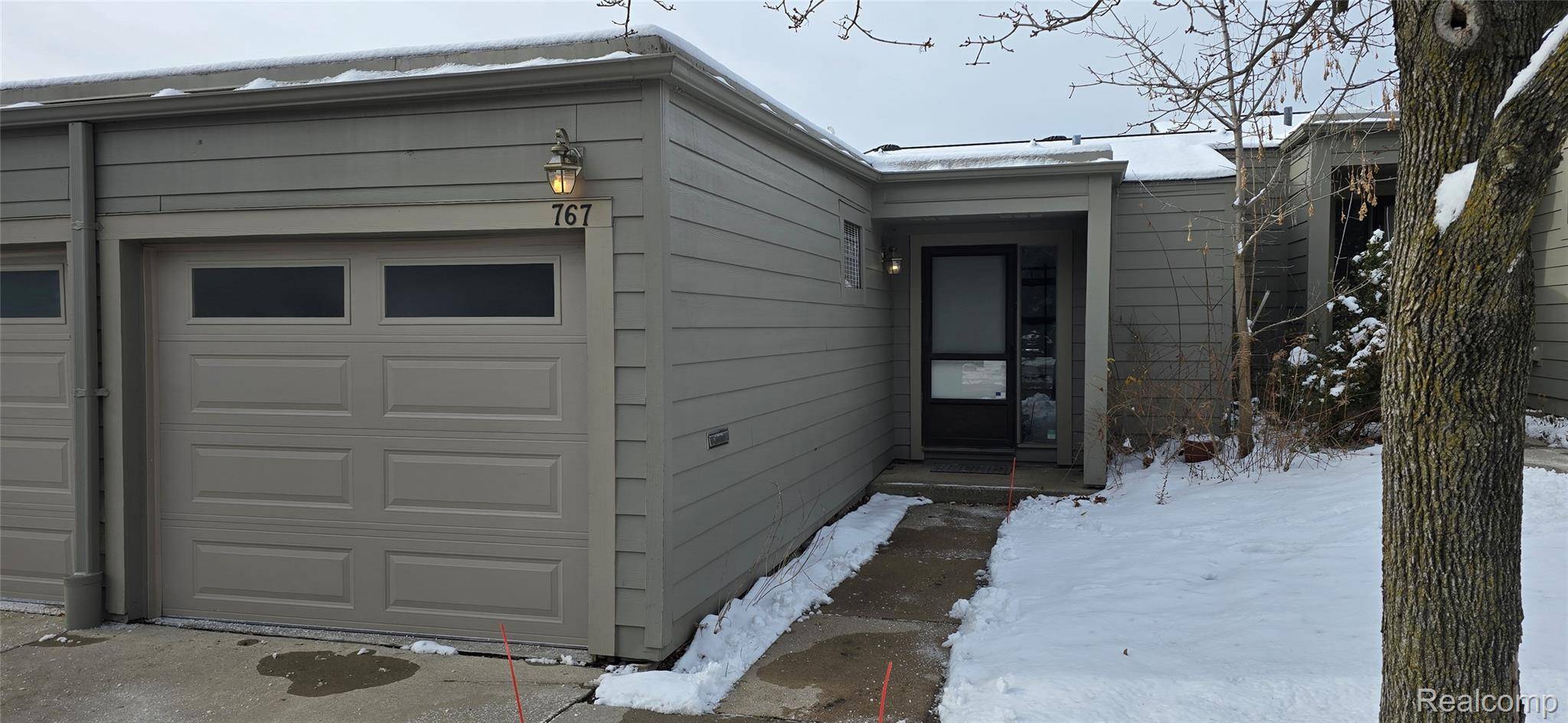 Ann Arbor, MI 48105,767 Skynob DR