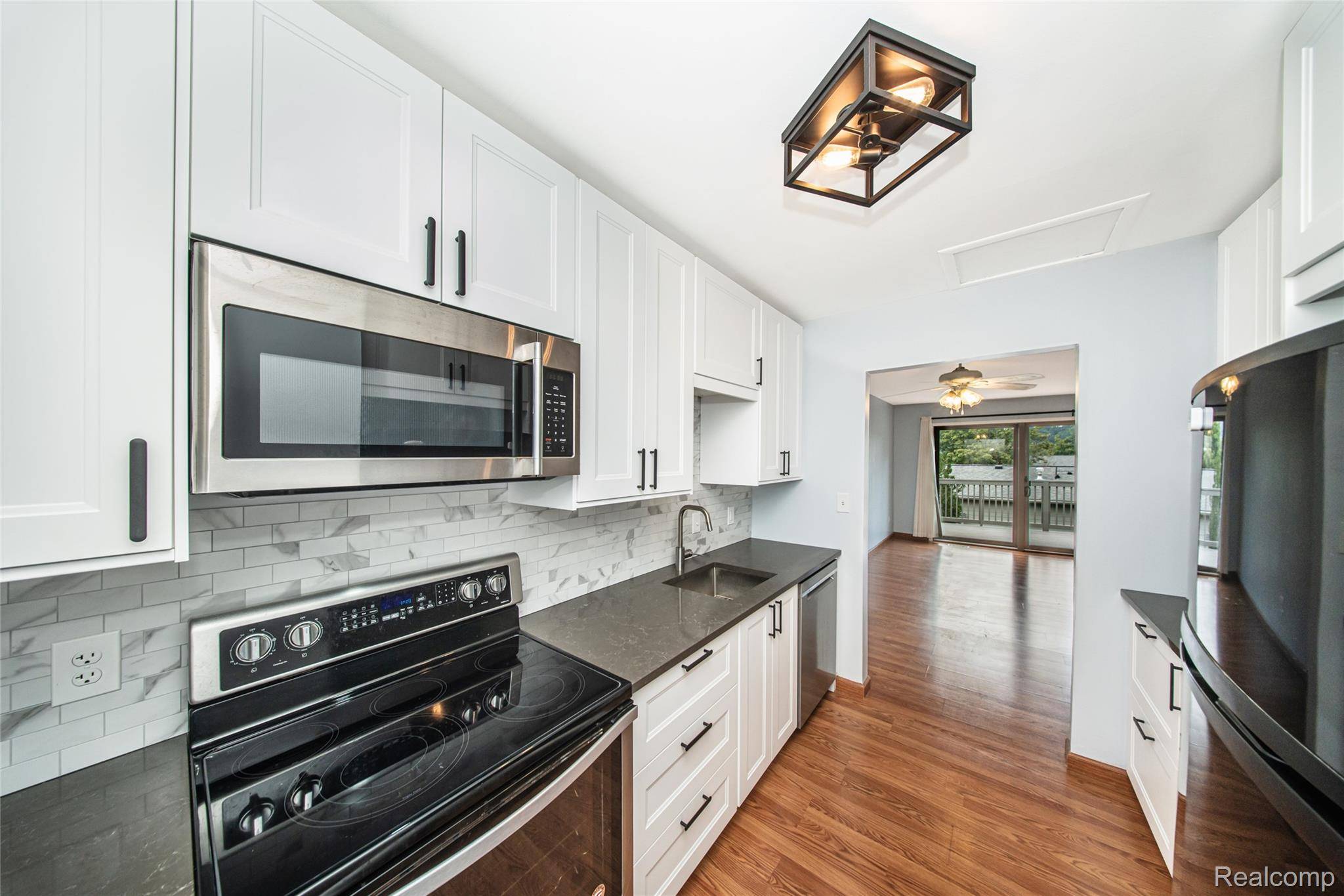 Ann Arbor, MI 48105,767 Skynob DR