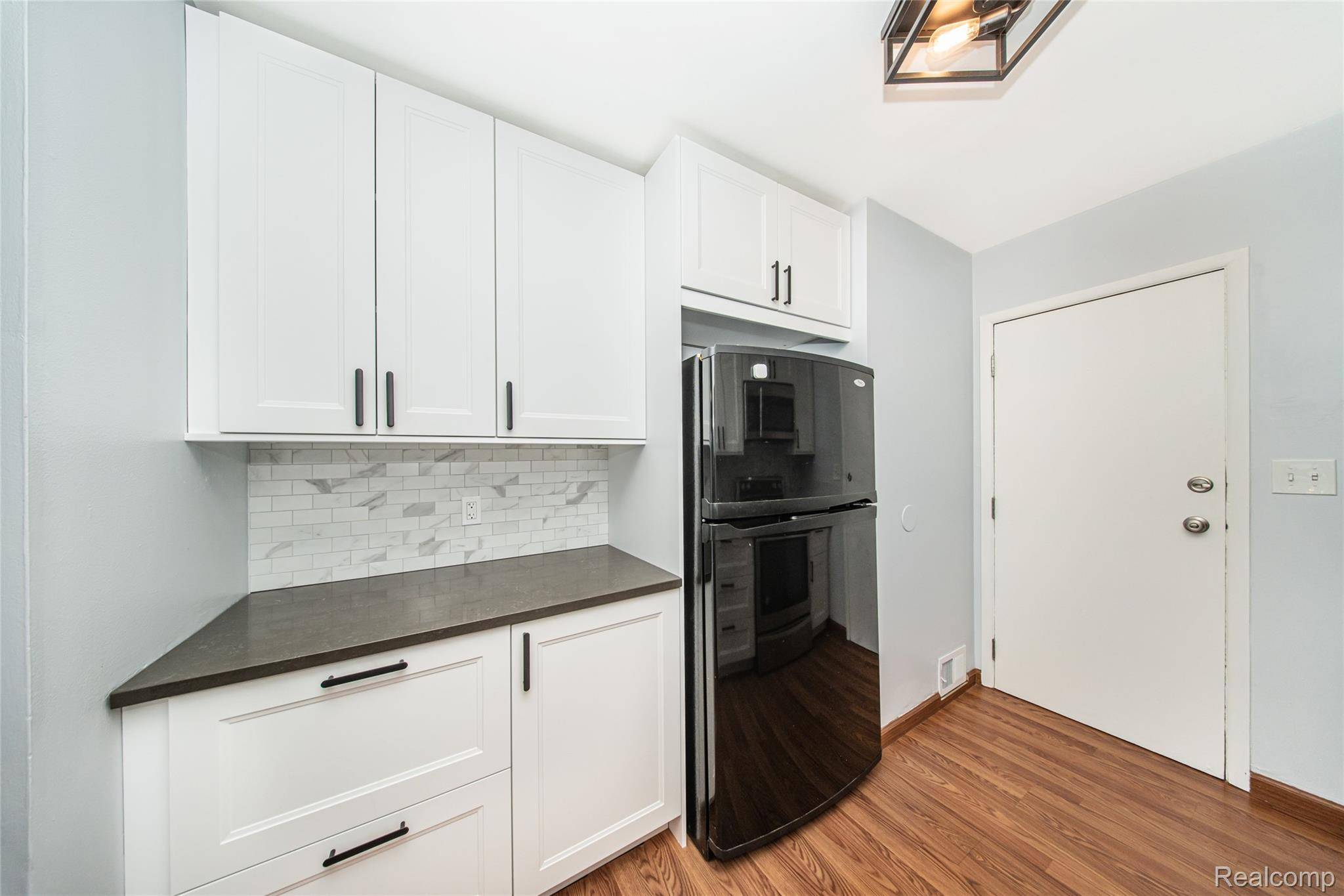 Ann Arbor, MI 48105,767 Skynob DR