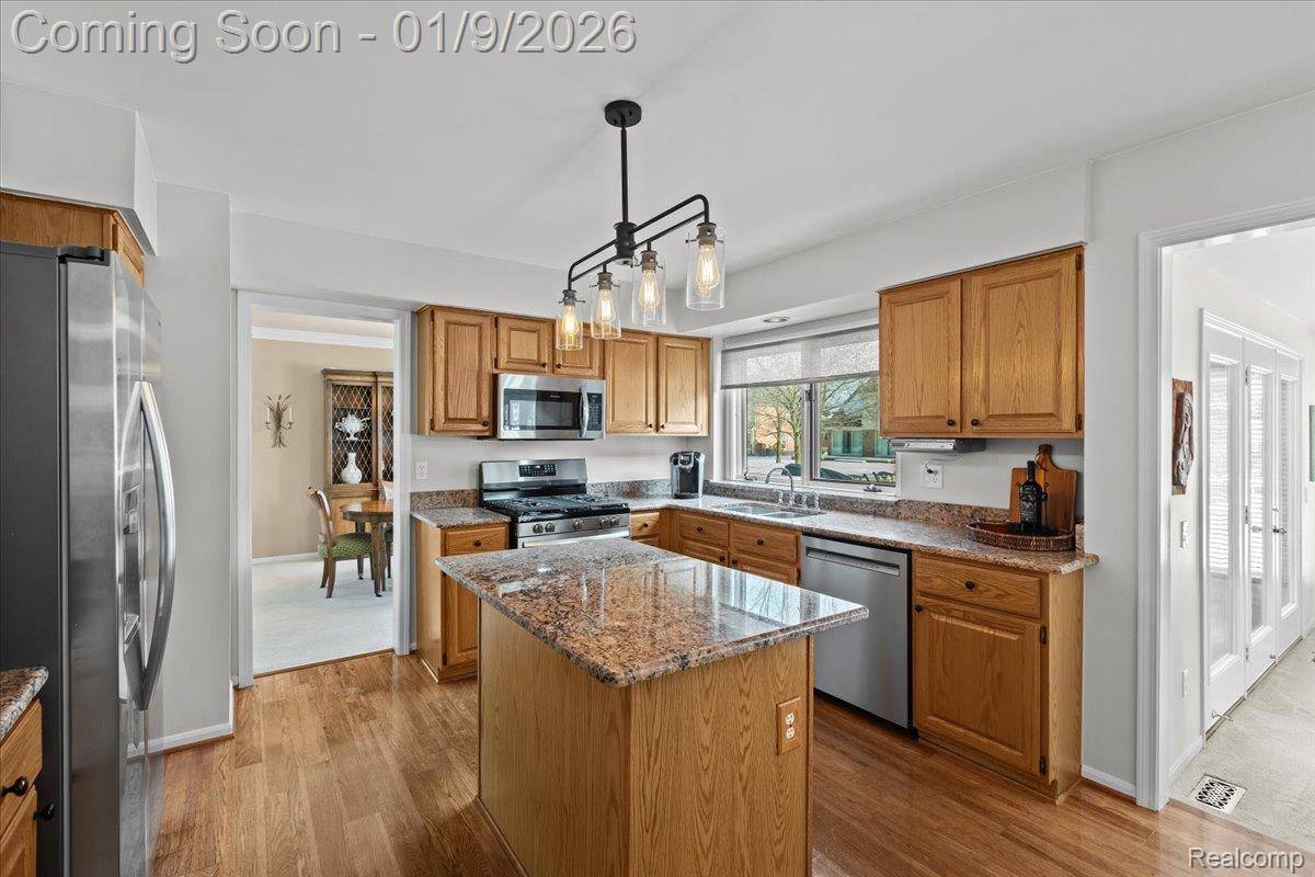 Livonia, MI 48152,20218 Edgewood AVE