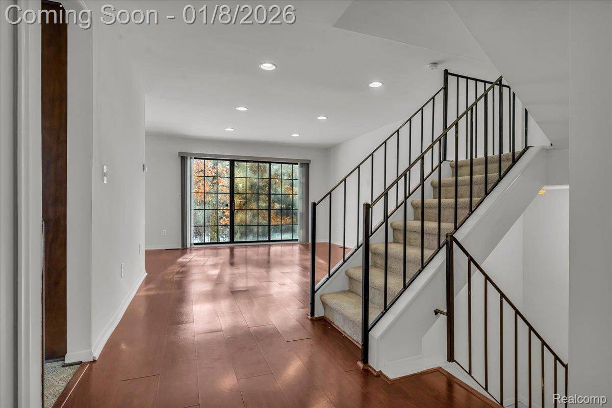 Southfield, MI 48033,26134 Summerdale DR